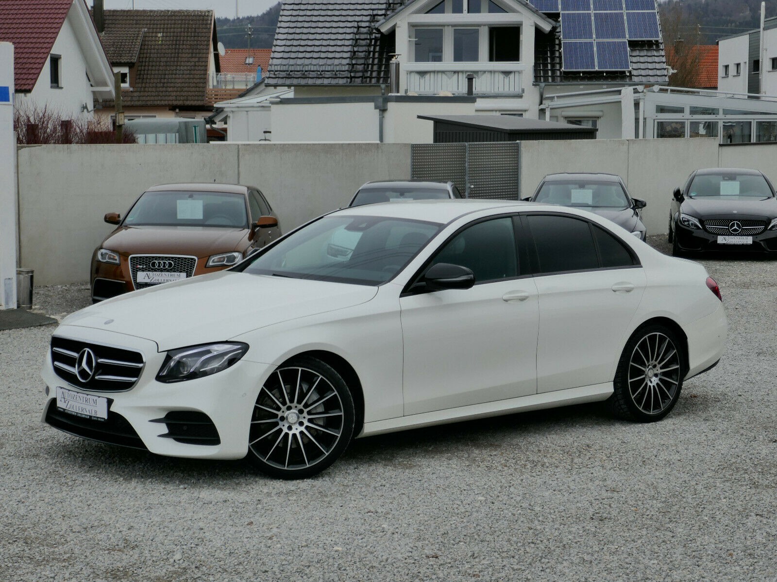 Mercedes-Benz E 220 d AMG Line *DESIGNO*WIDESCREEN*BURMESTER*