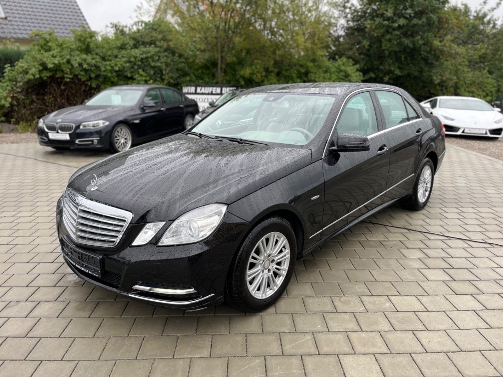 Mercedes-Benz E 220 CDI Lim. Aut. BlueEFF. *1.HAND*NAVI*XENON*