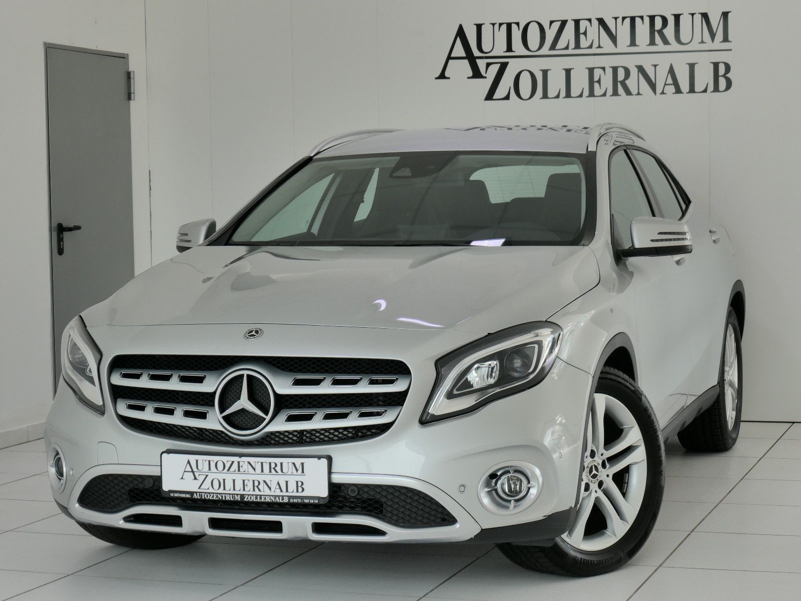 Mercedes-Benz GLA 200 7G-DCT Urban *1.HAND*WENIG KM*LED*NAVI*