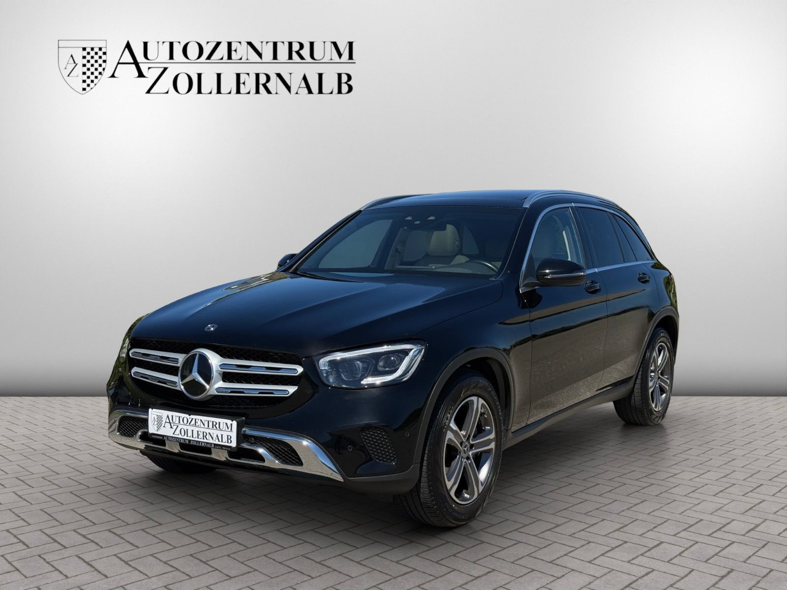 Mercedes-Benz GLC 300 d 4Matic *MBEAM*SITZKLIMA*AHK*PANO*DISTR