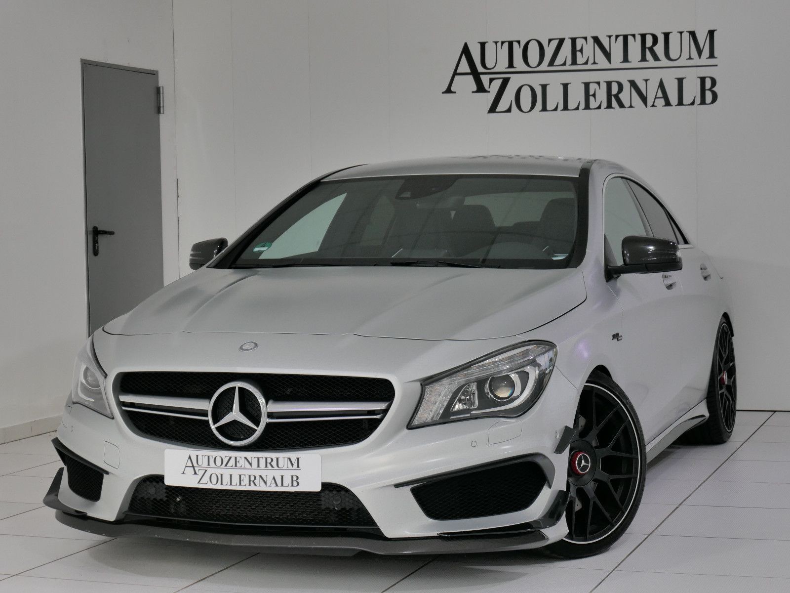 Mercedes-Benz CLA 45 AMG *PERF.-SITZE*MAGNO*AERO*CARBON*VOLL*