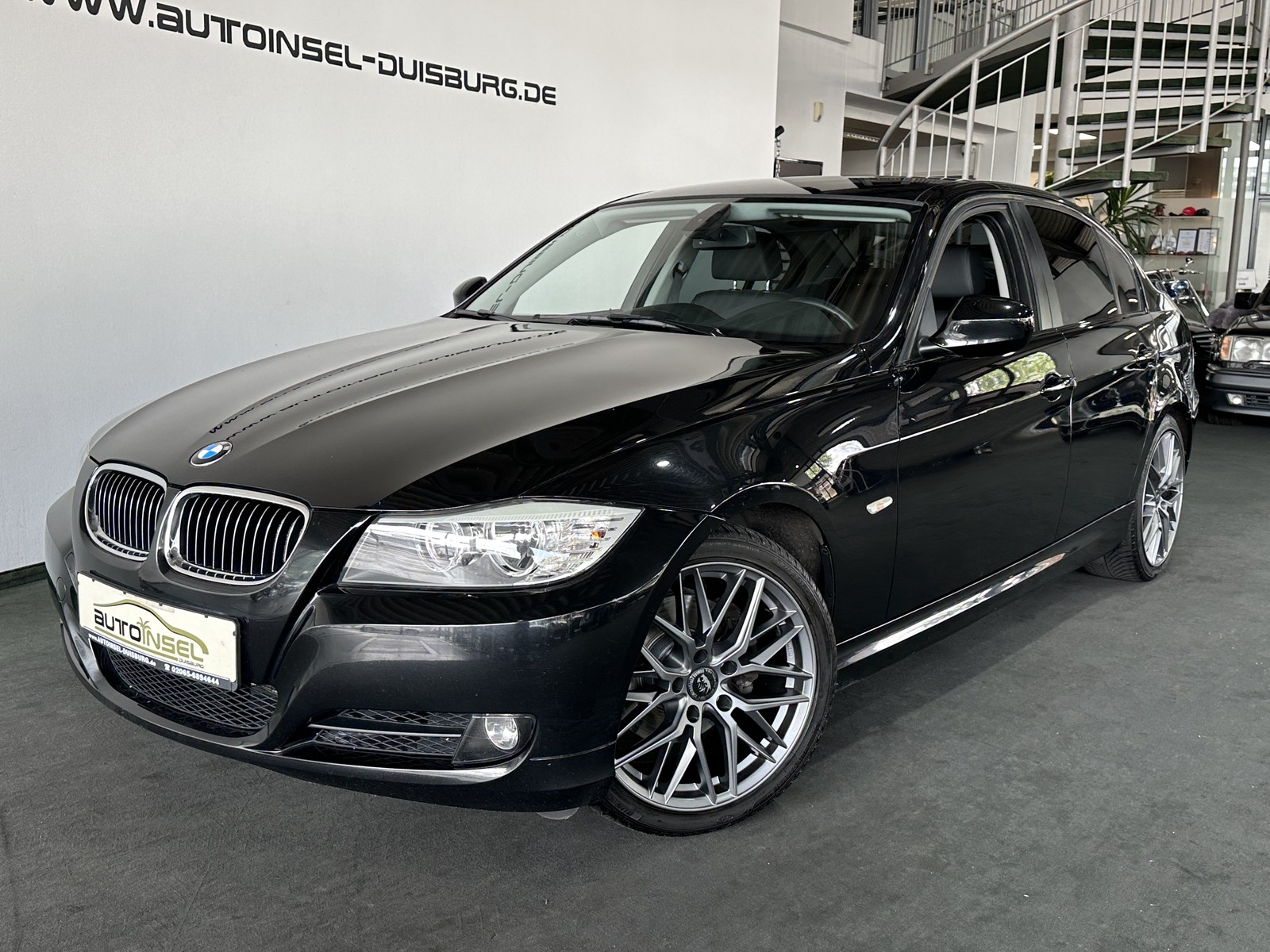 BMW 325i Aut. Vollleder Navi MFL 18"