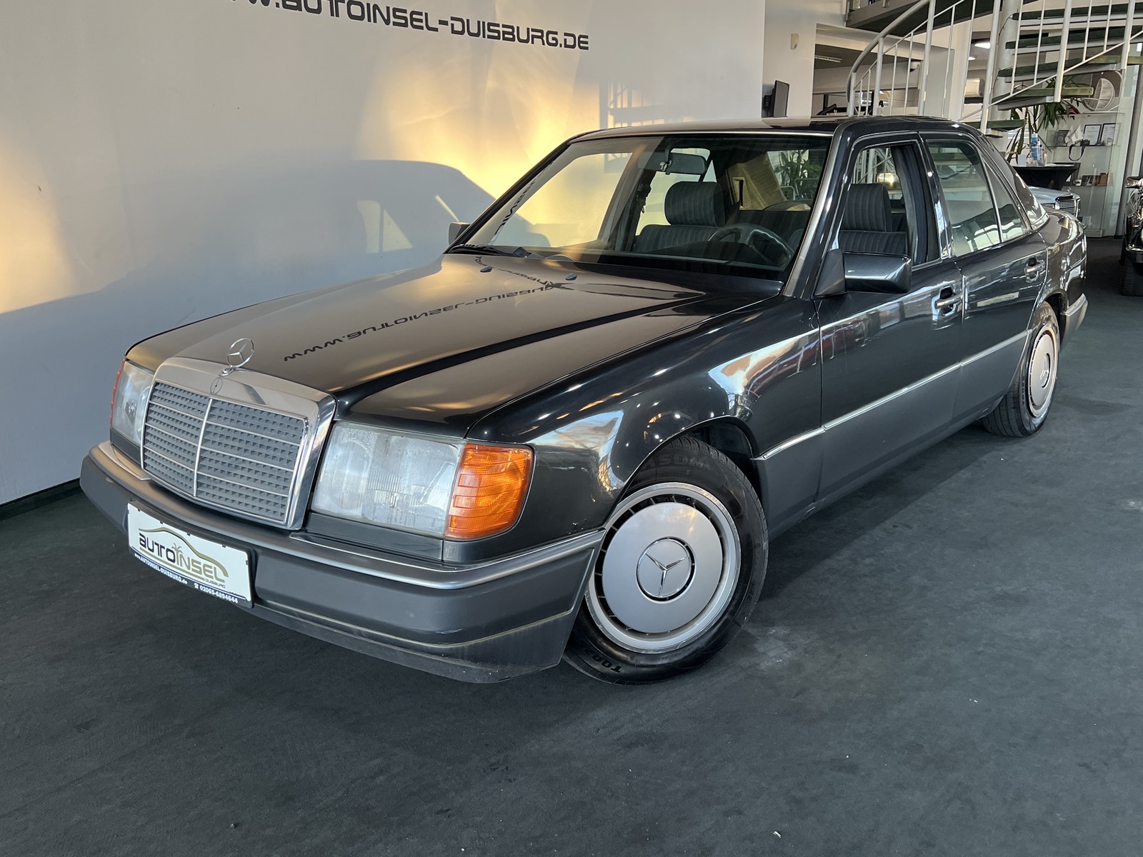 Mercedes-Benz E260 W124 Limousine Aut. Schiebedach E 260