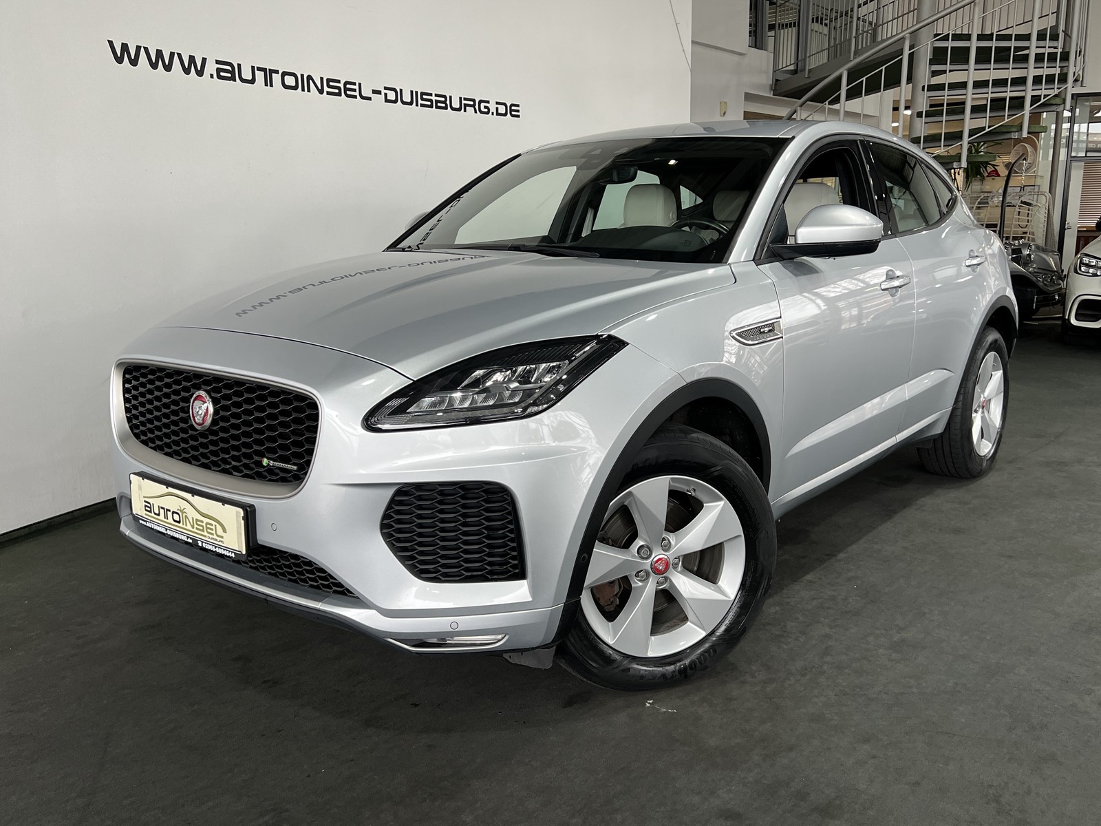 Jaguar E-PACE R-Dynamic SE AWD 360° LED Navi SHZ Touch