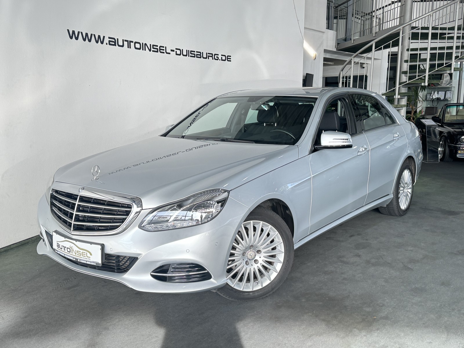 Mercedes-Benz E 200 CGI BlueEfficiency Lim. Schiebedach Navi