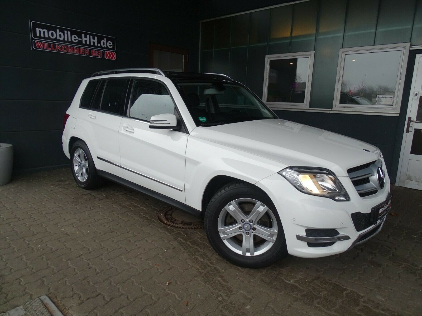 Mercedes-Benz GLK 200*AHK*NAVI*LEDER*PANORAMA*GEPFLEGT*