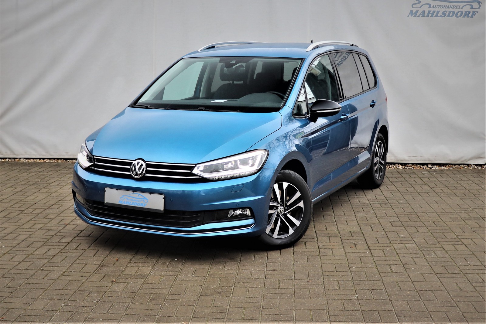 Volkswagen Touran 2.0 TDI IQ.DRIVE AHK SITZHEIZUNG RÜCKFAHRKAMERA PARK-ASSIST