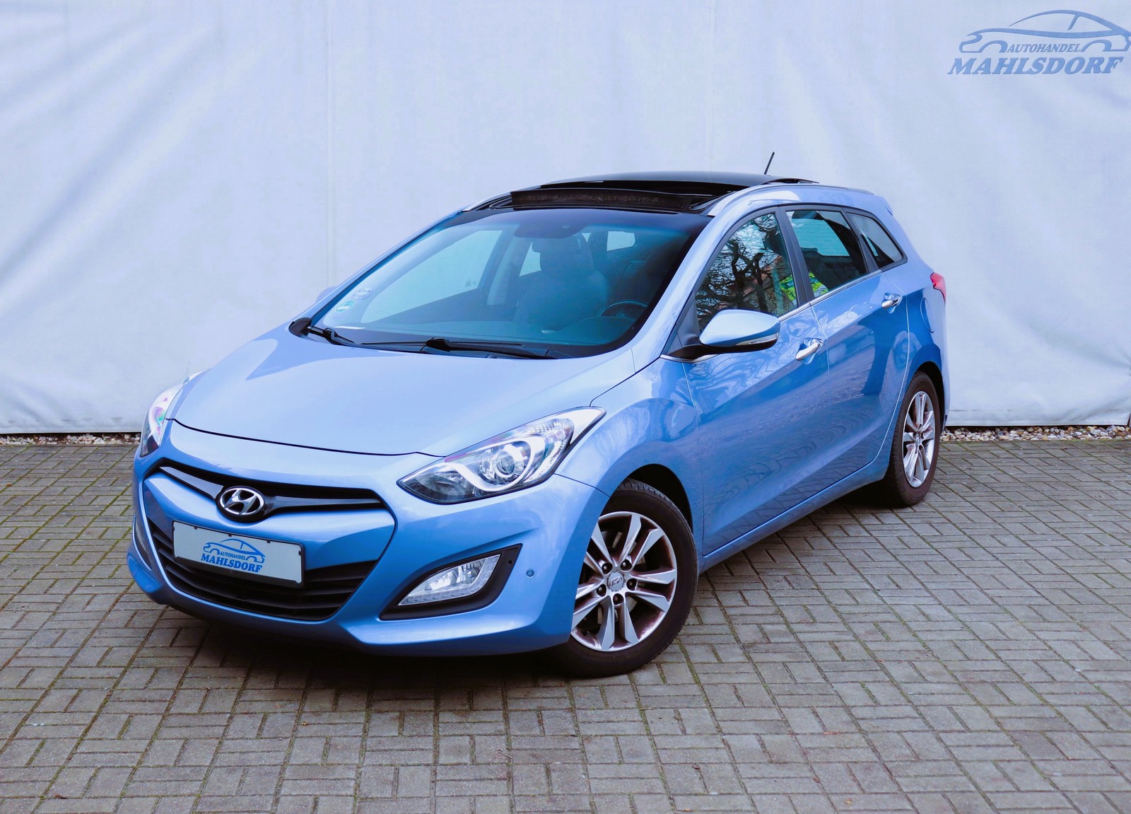 Hyundai i30 CW 1.6 CRDi STYLE AUTOMATIK ANHÄNGERKUPPLUNG PANORAMADACH Style