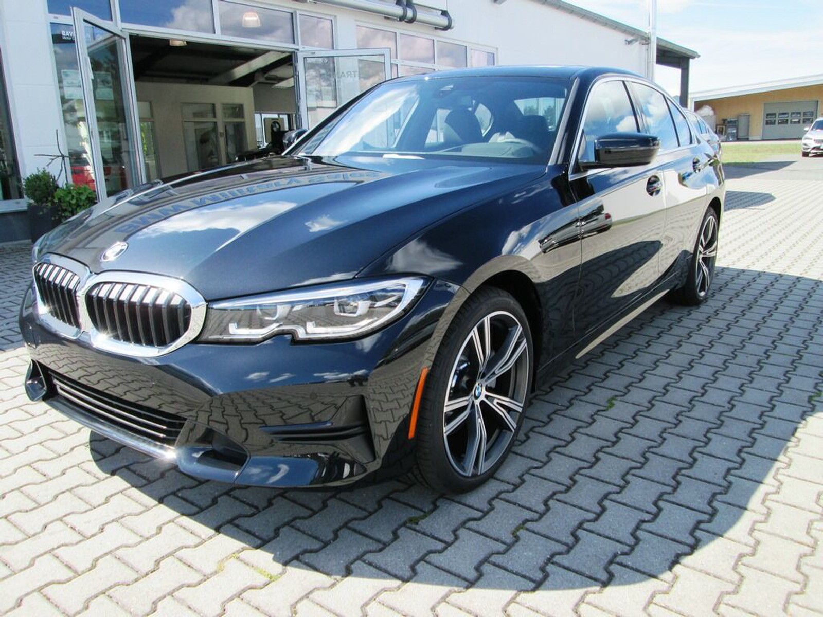 BMW 330 i xDrive Sedan - Tax Free Military Sales in Grafenwöhr Price ...