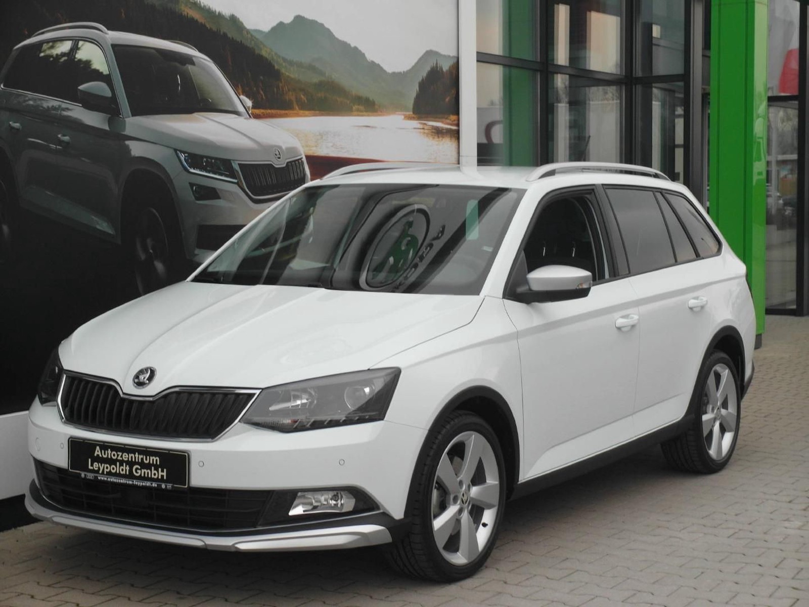 Skoda Fabia Combi Scoutline 1,0 TSI DSG Vorführfahrzeug