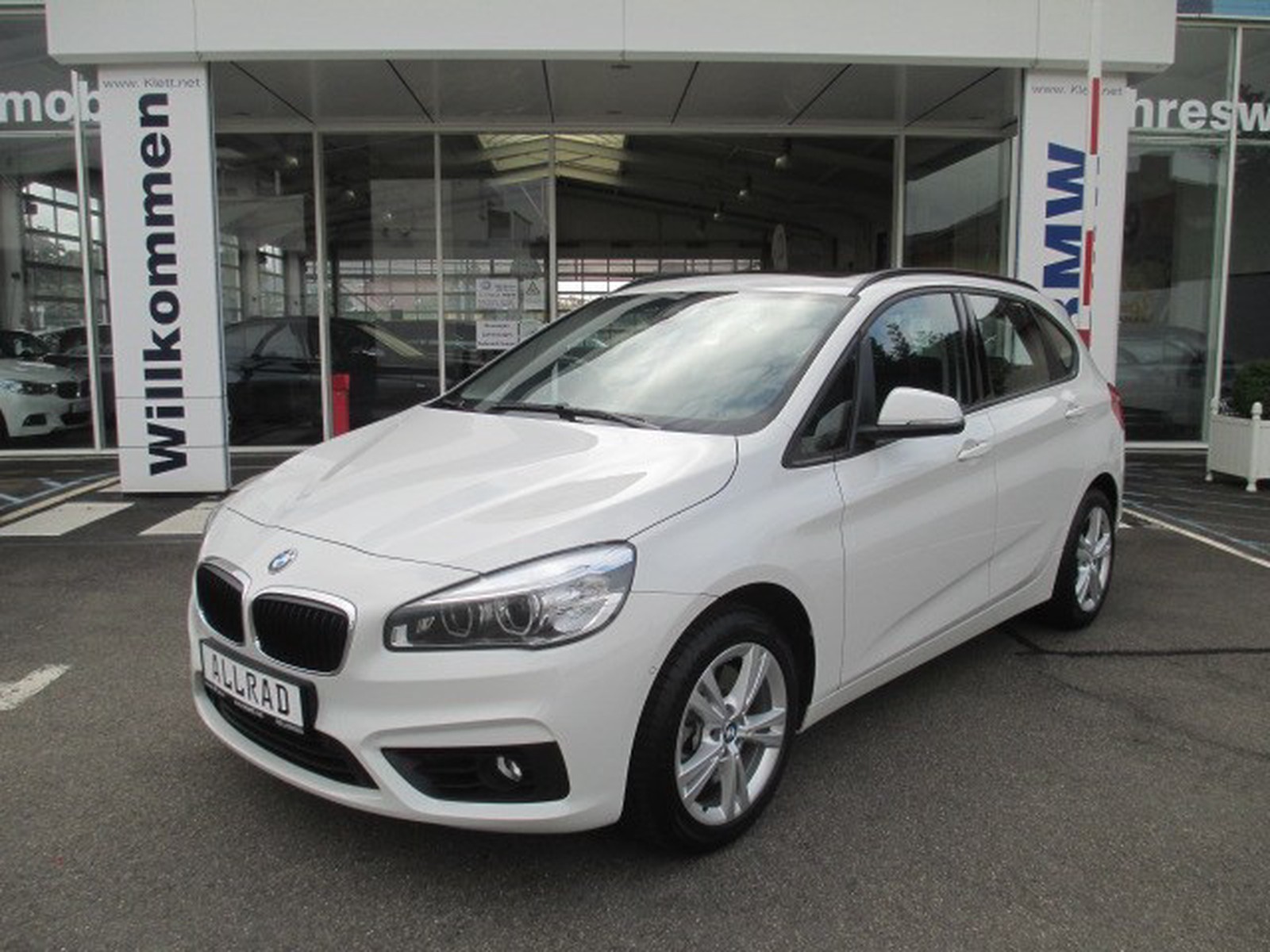 Bmw 225 Active Tourer I Xdrive A Ahk Leder Gebraucht Kaufen In Rielasingen Worblingen Preis Eur Int Nr 2116 Verkauft
