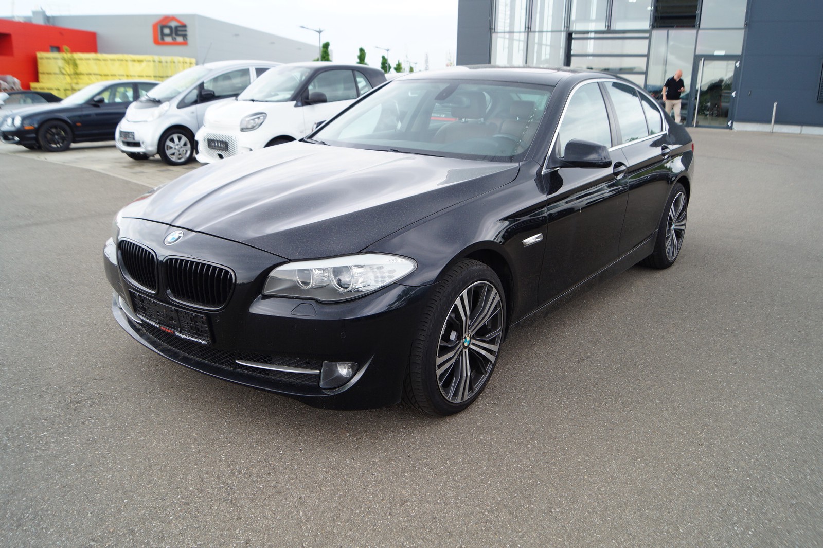 BMW 530d xDrive Glasdach Bi-Xenon PDC SHZ Sport Getriebe