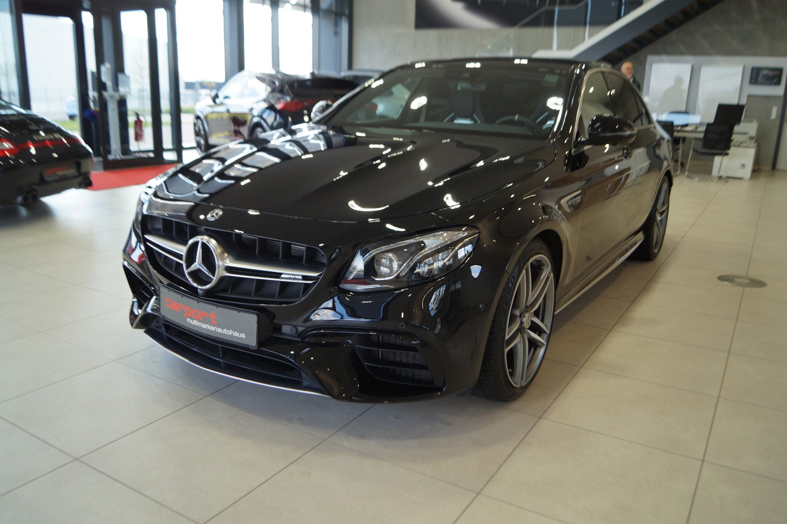 Mercedes-Benz E 63 AMG S 4M+ PERF. SITZE & ABGAS.