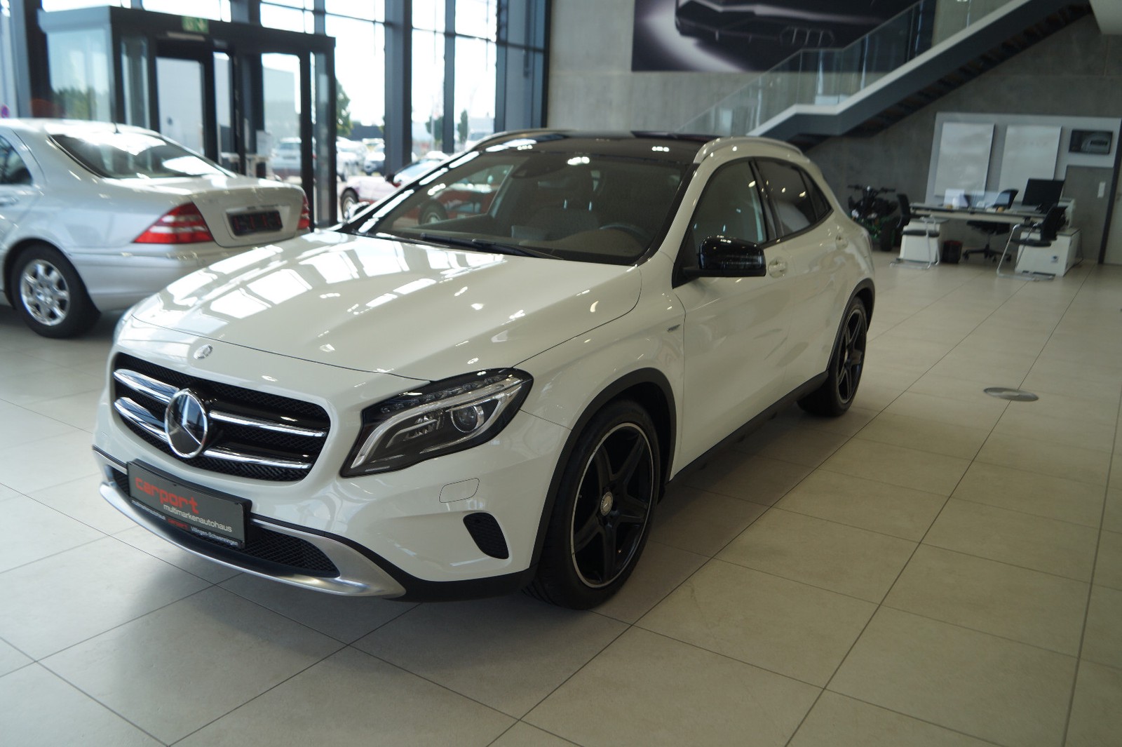 Mercedes-Benz GLA 220 CDI 4M Ed. 1 AMG Pano Navi Distr. Kamera