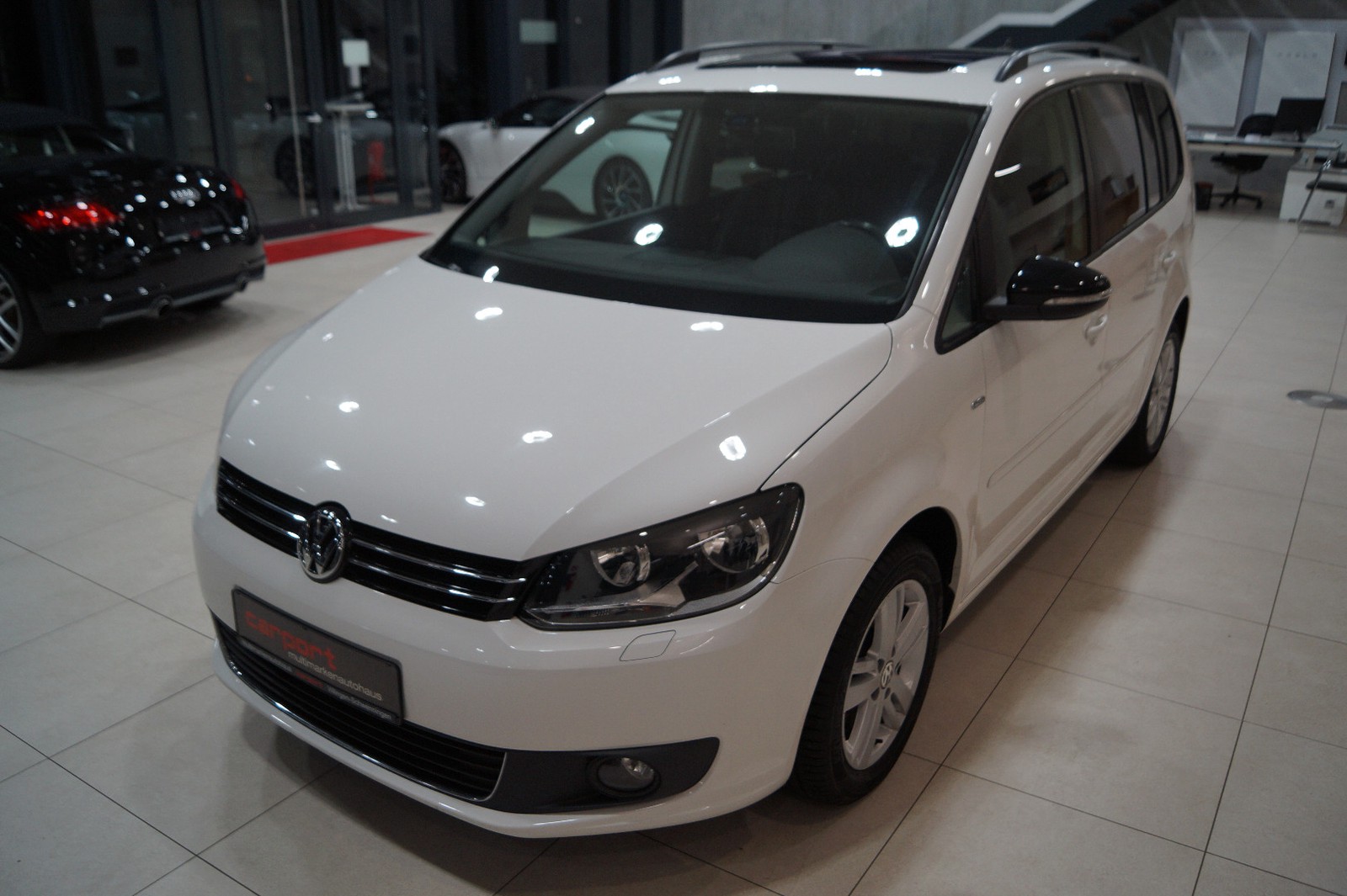 Volkswagen Touran Match BMT 7-SITZE PANO NAVI PDC SHZ TEMPO