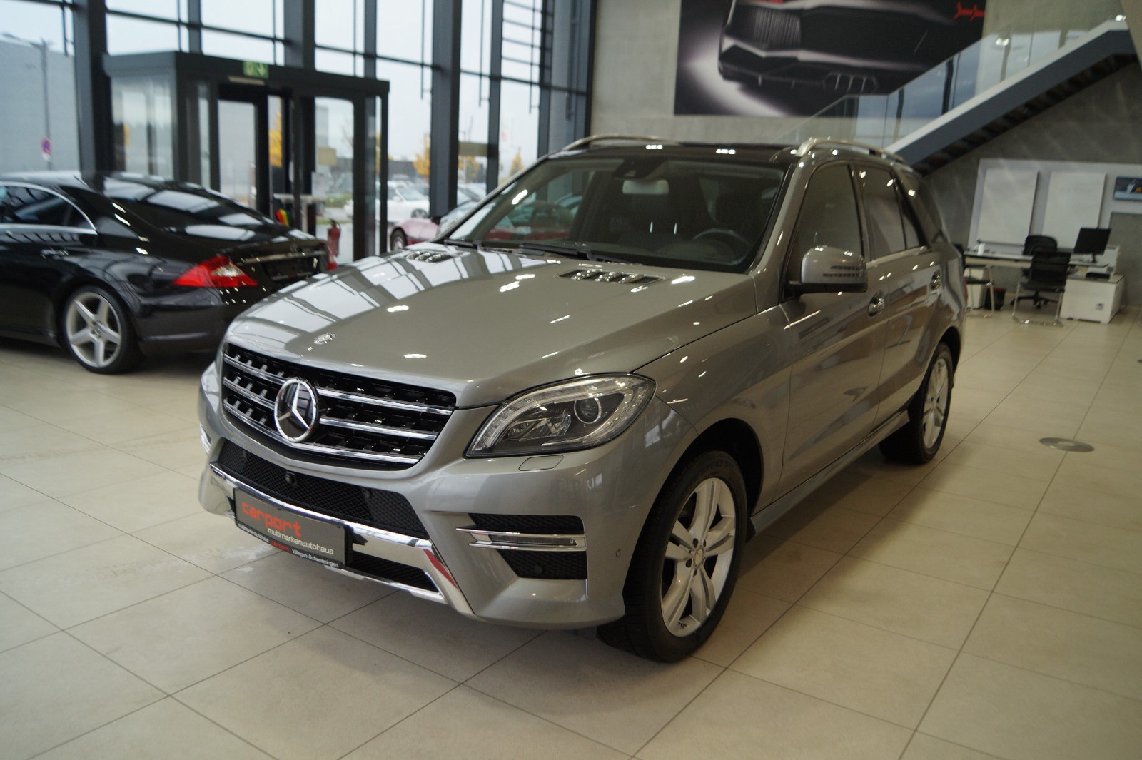 Mercedes-Benz ML 350 CDI AMG PANO DISTRONIC BI-XEN. Standheiz.
