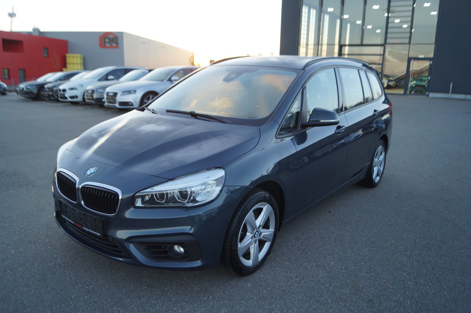 BMW 220 d xDrive Gran Tourer 7-Sitze LED AUT SHZ PDC NAV KAM