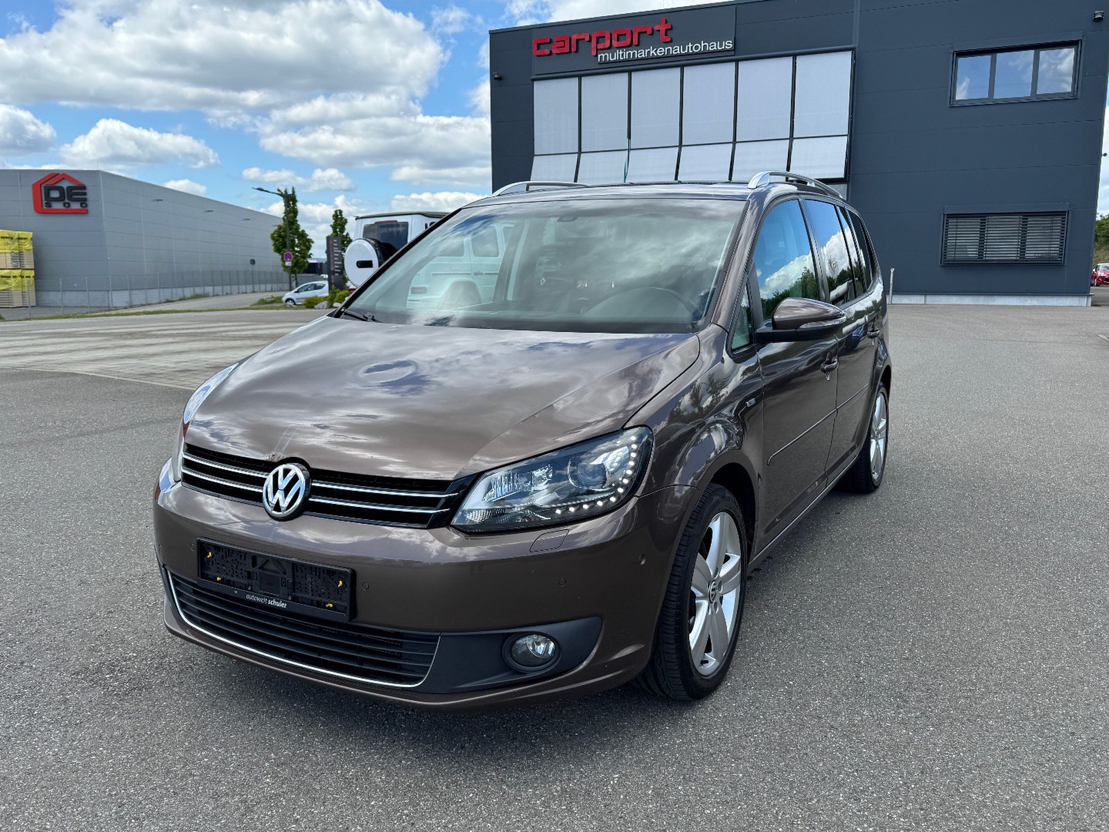 Volkswagen Touran Life 7 Sitzer|Pano|Xenon|AHK|