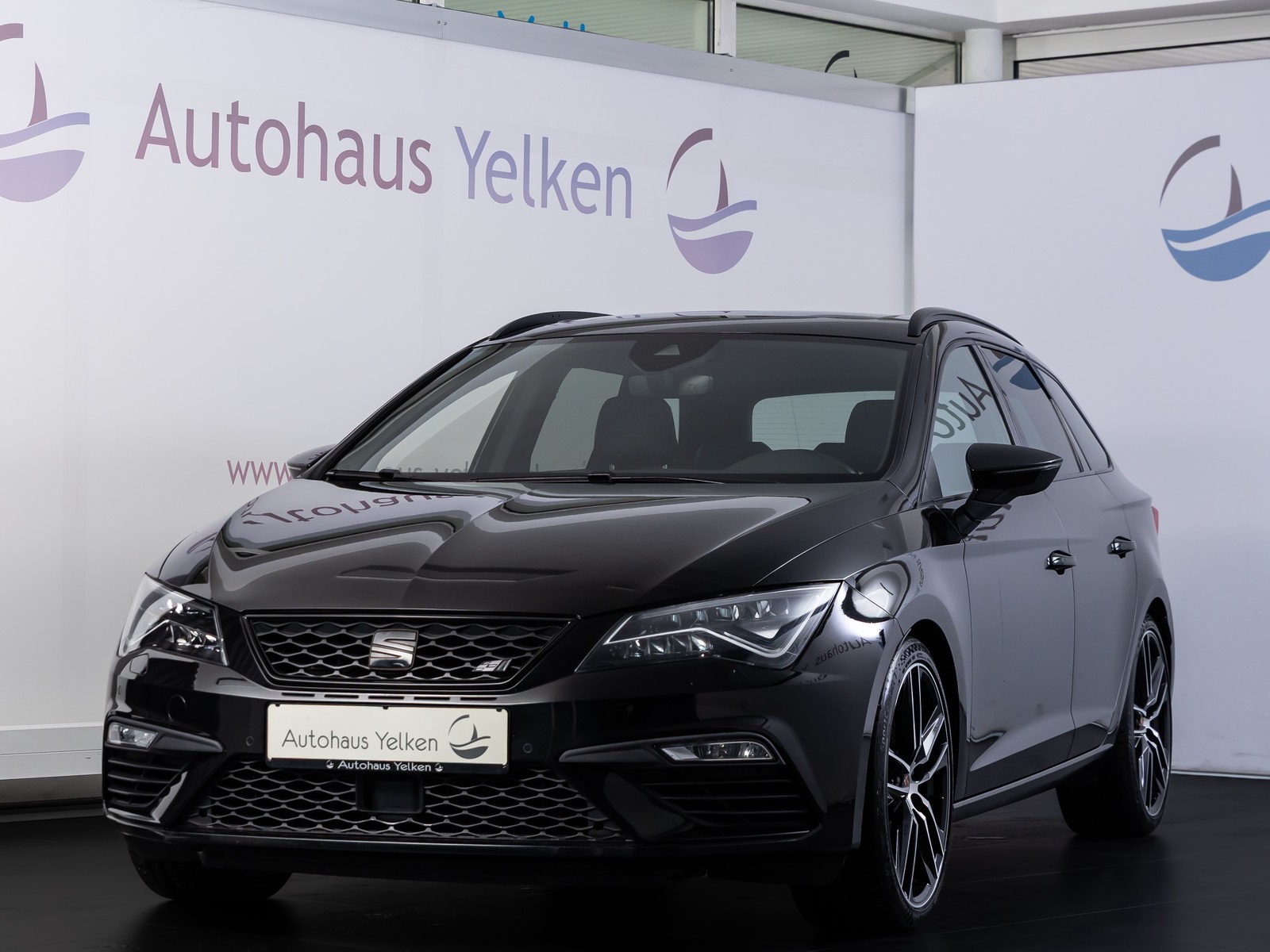 SEAT Leon Cupra ST 2.0 TSI 4Drive ACC LED PANO