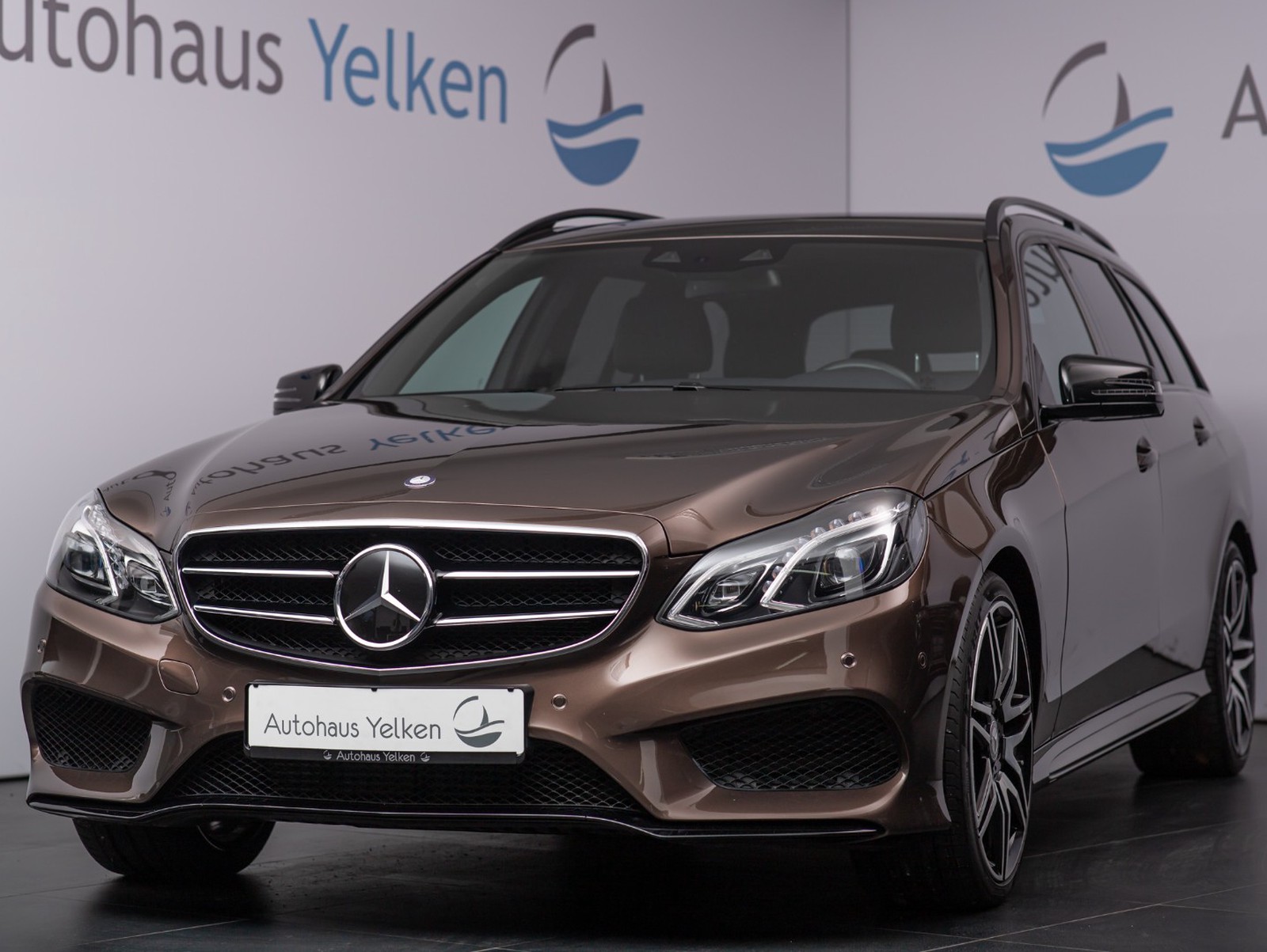 Mercedes-Benz E 200 CGI T AMG Sport NAVI ILS NIGHT DIST. 19Z