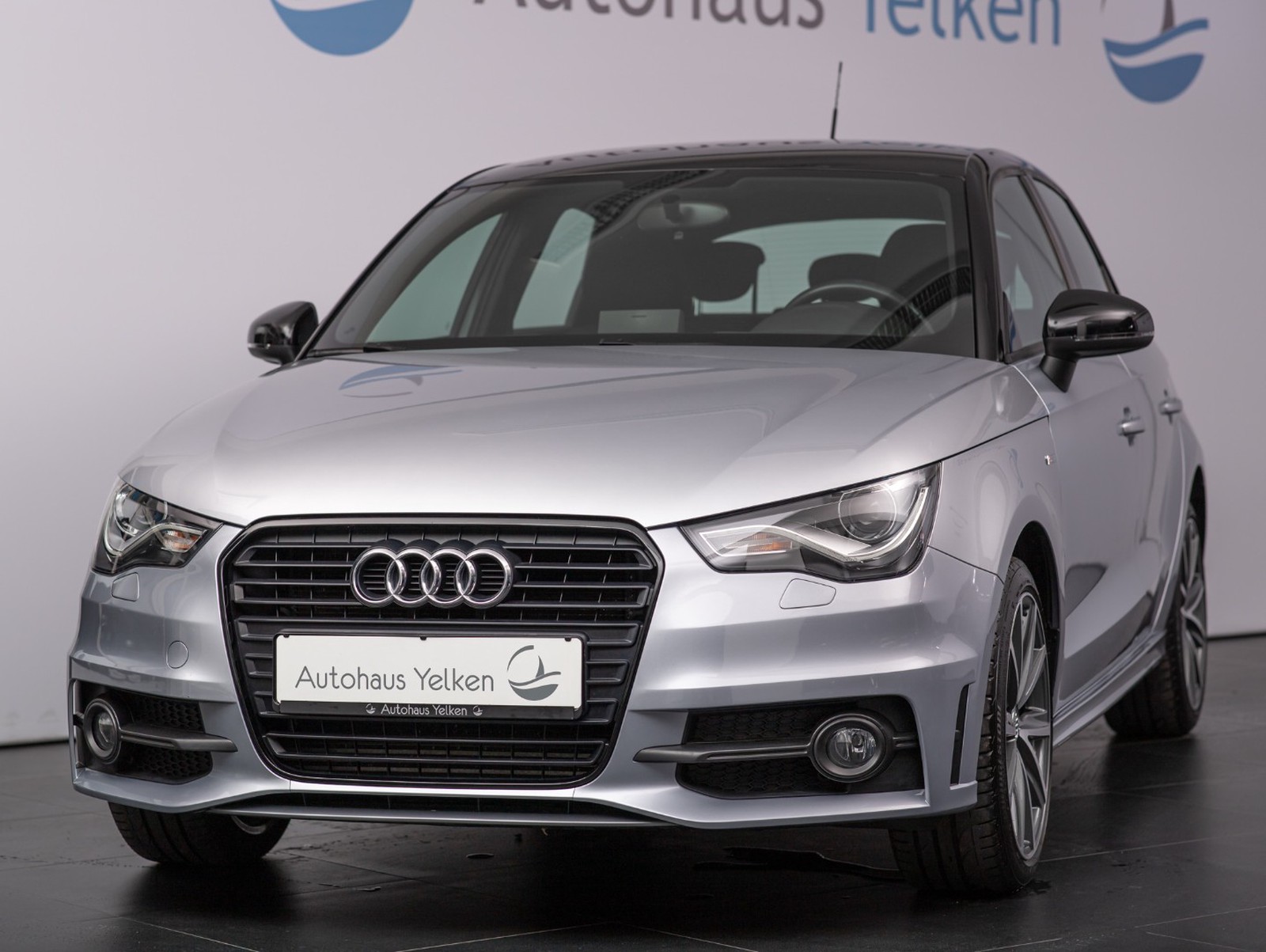 Audi A1 Sportback 1.6TDI *S-LINE*BI--XENON*SOUND*