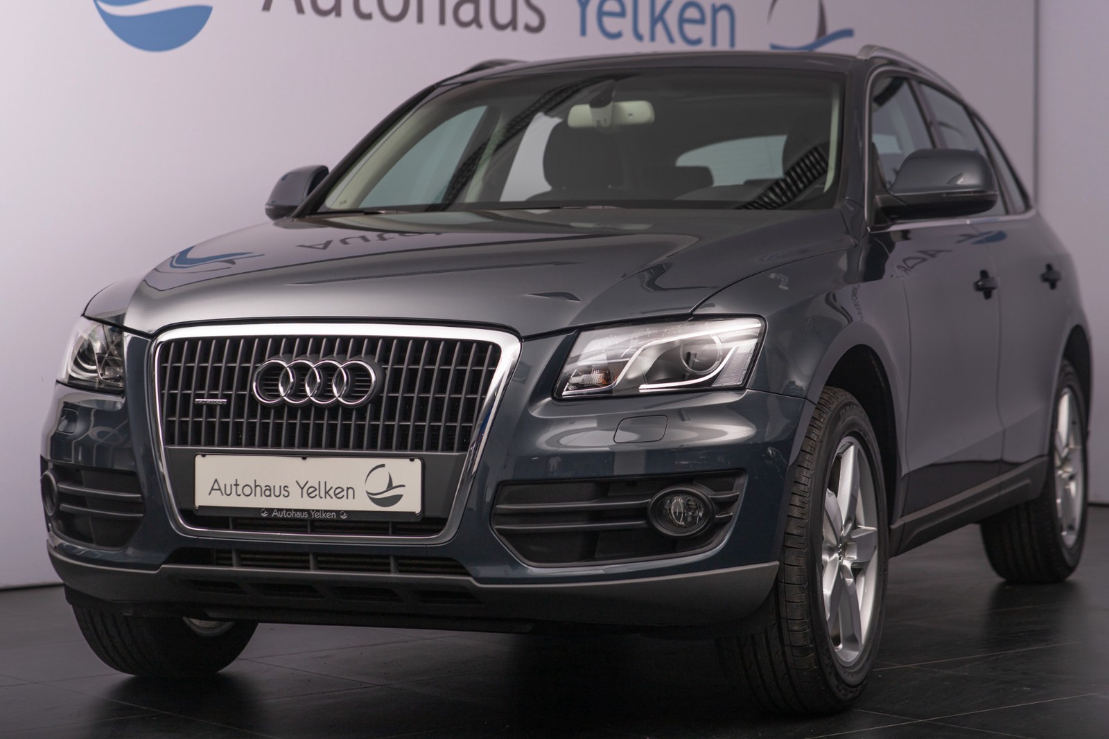 Audi Q5 2.0TFSI quattro *PANO*BI-XENON*STHZG*B&O*MMI-NAVI*