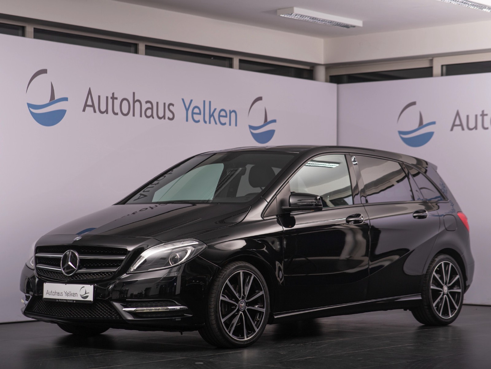 Mercedes-Benz B 180 *Bi-XENON*NIGHT*NAVI*SPORT*