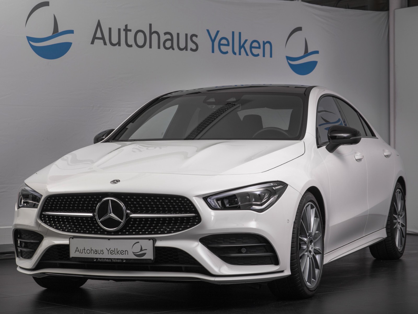 Mercedes-Benz CLA 220 AMG Line 4Matic MULTIBEAM PANO MBUX NIGHT