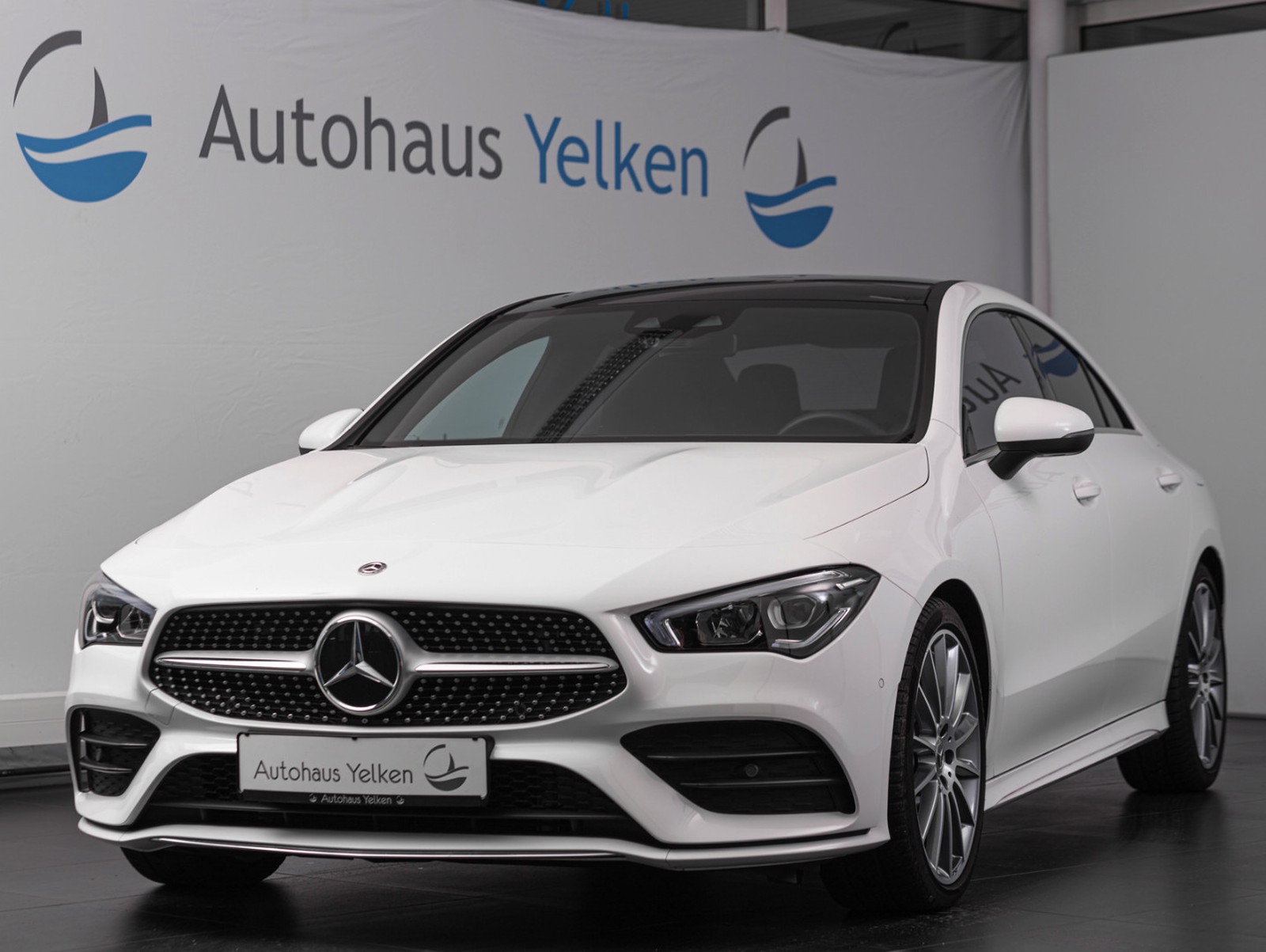 Mercedes-Benz CLA 180 d AMG MBUX RFK PANO SHZ 19-ZOLL