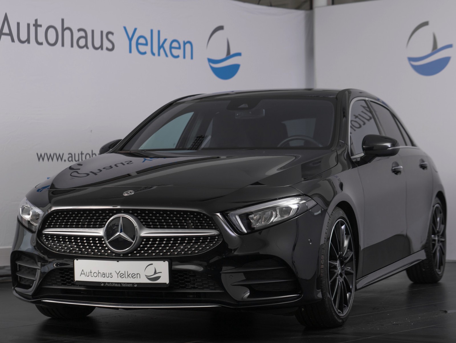 Mercedes-Benz A 200 d AMG 19-Zoll MBUX PANO LED RFK