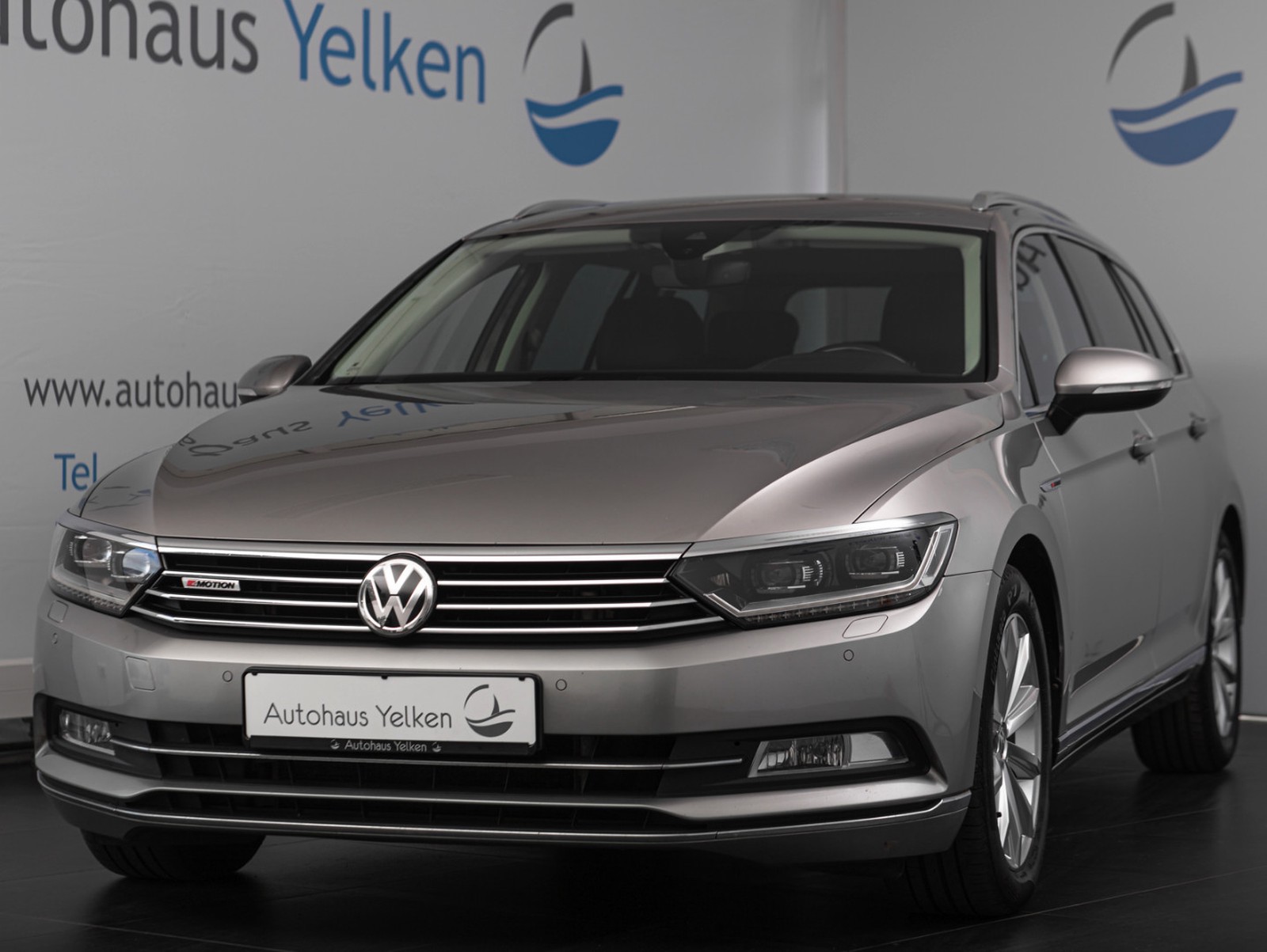 Volkswagen Passat Variant Highline 4Motion NAVI ACC STD-HZ HUD KEYLESS SIDE