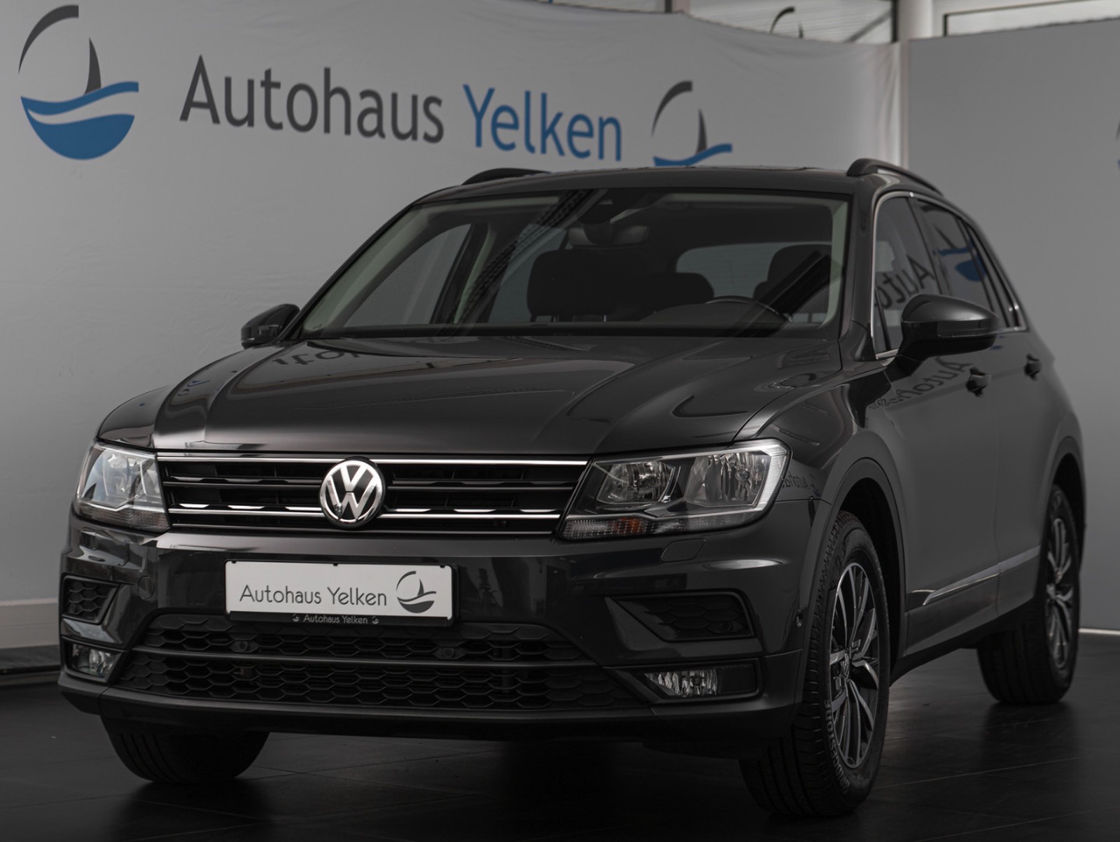 Volkswagen Tiguan 2.0 TDI Comfortline*AHK*RFK*MASSAGE*PANO*