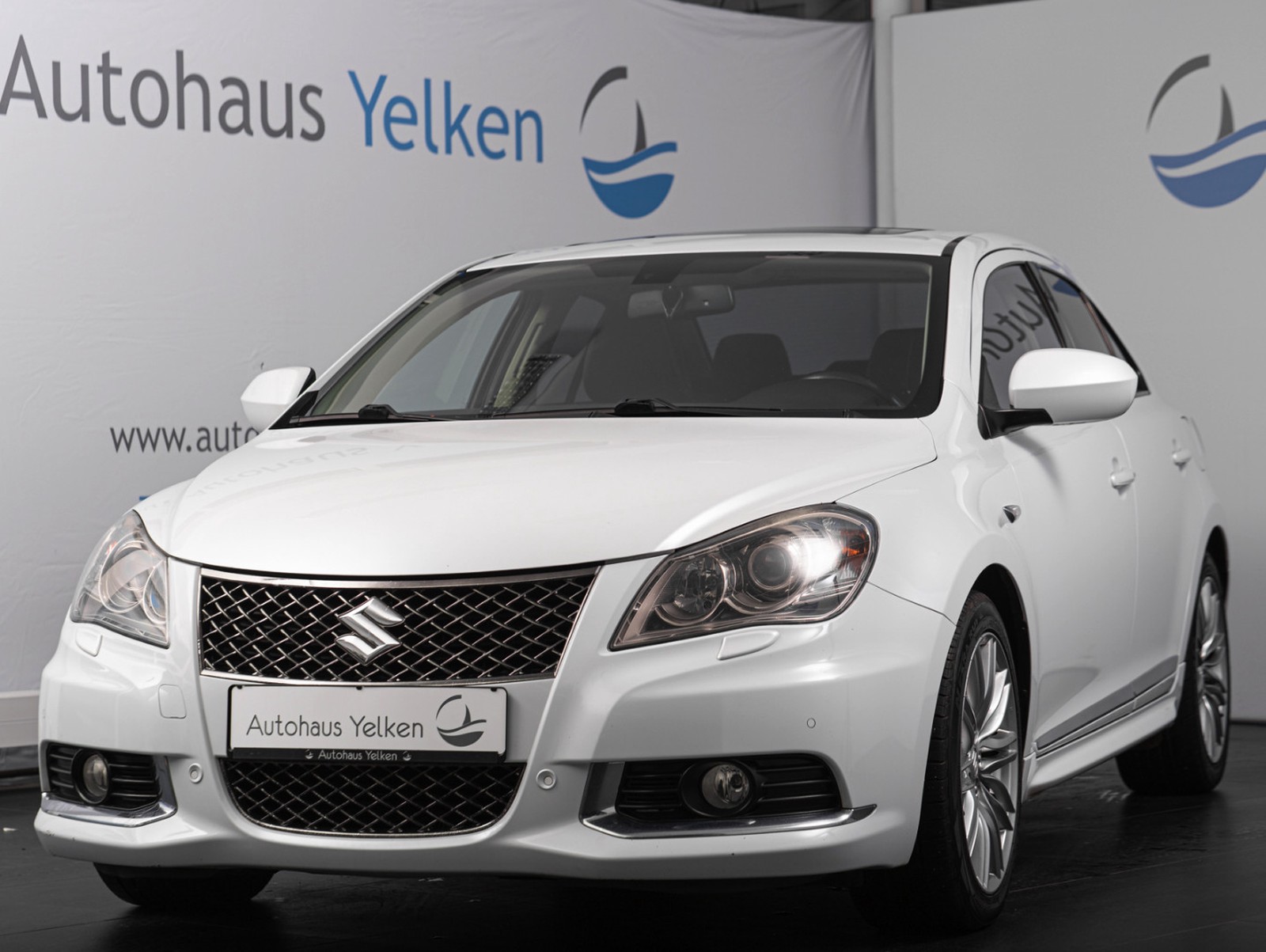Suzuki Kizashi 2.4 4x4 CVT Sport XENON LEDER PDC TPM SBD SHZ MEMORY