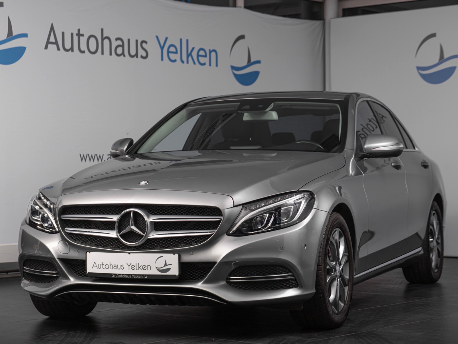 Mercedes-Benz C 200 CGI LED EXCLUSIVE PARK ASSIST SPUR