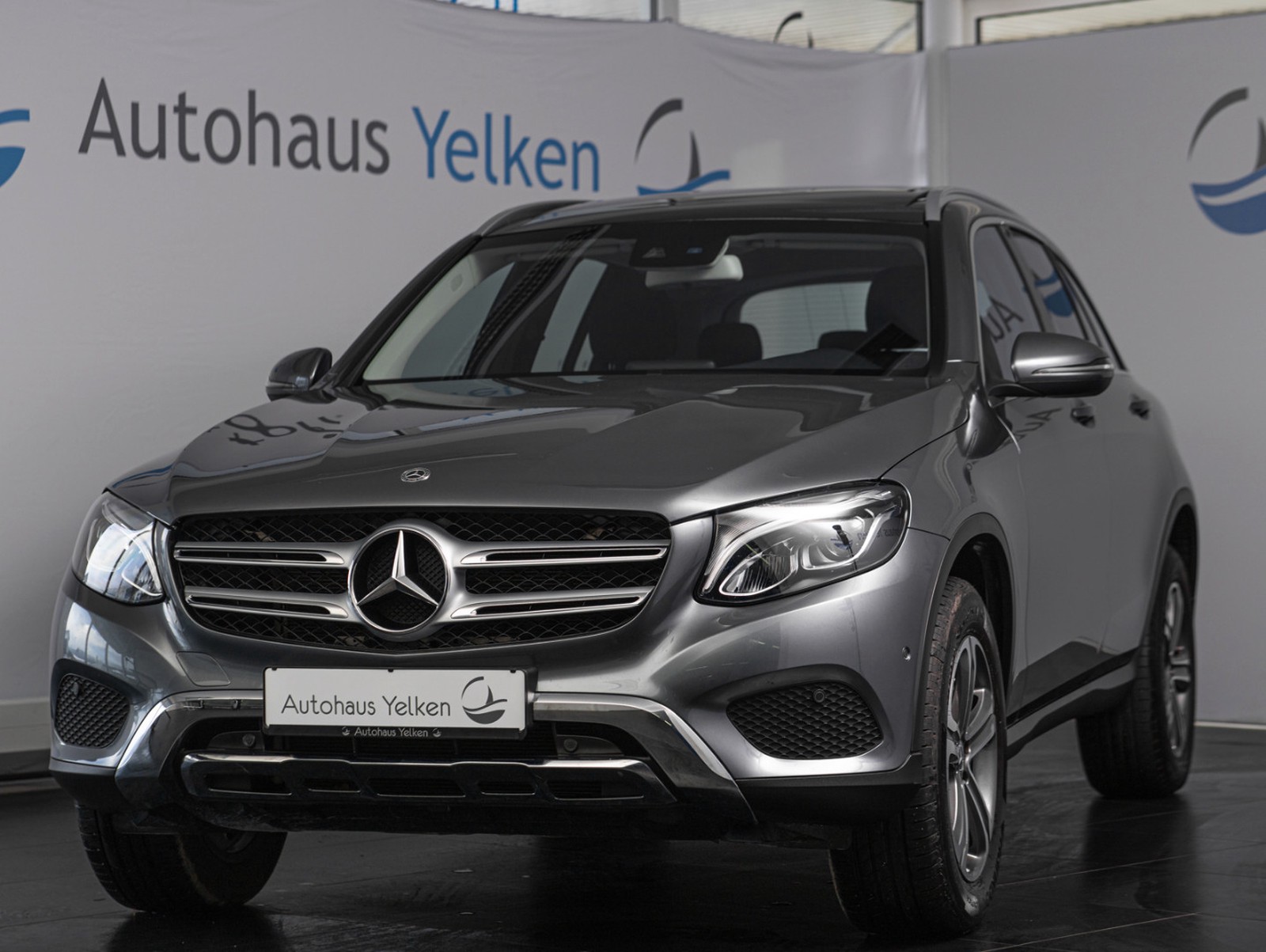 Mercedes-Benz GLC 250 d 4Matic AHK PANO LED RFK OFF-ROAD