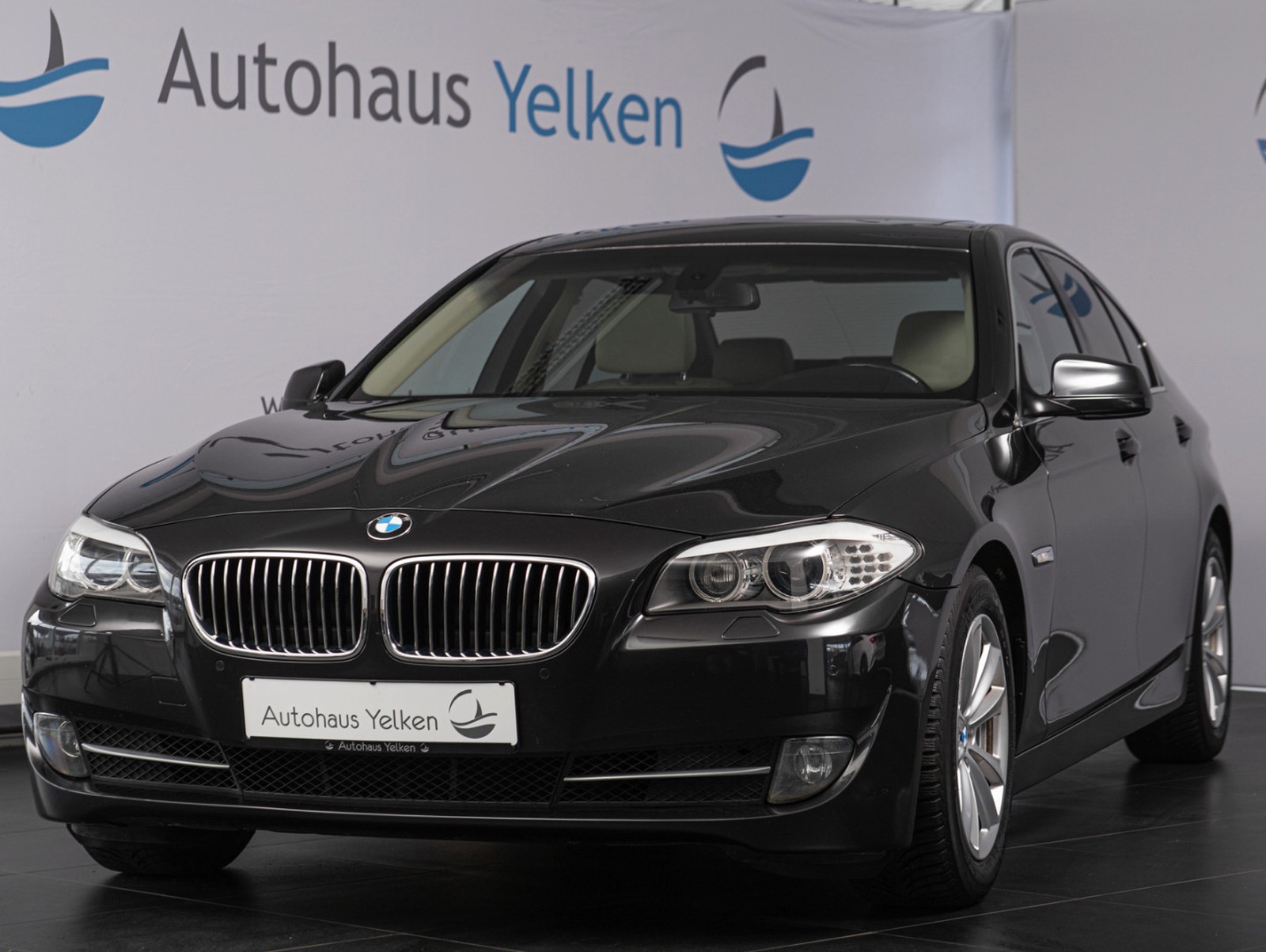 BMW 520d *NAVI BUSINESS*BI-XENON*PDC*SCHIEBEDACH*