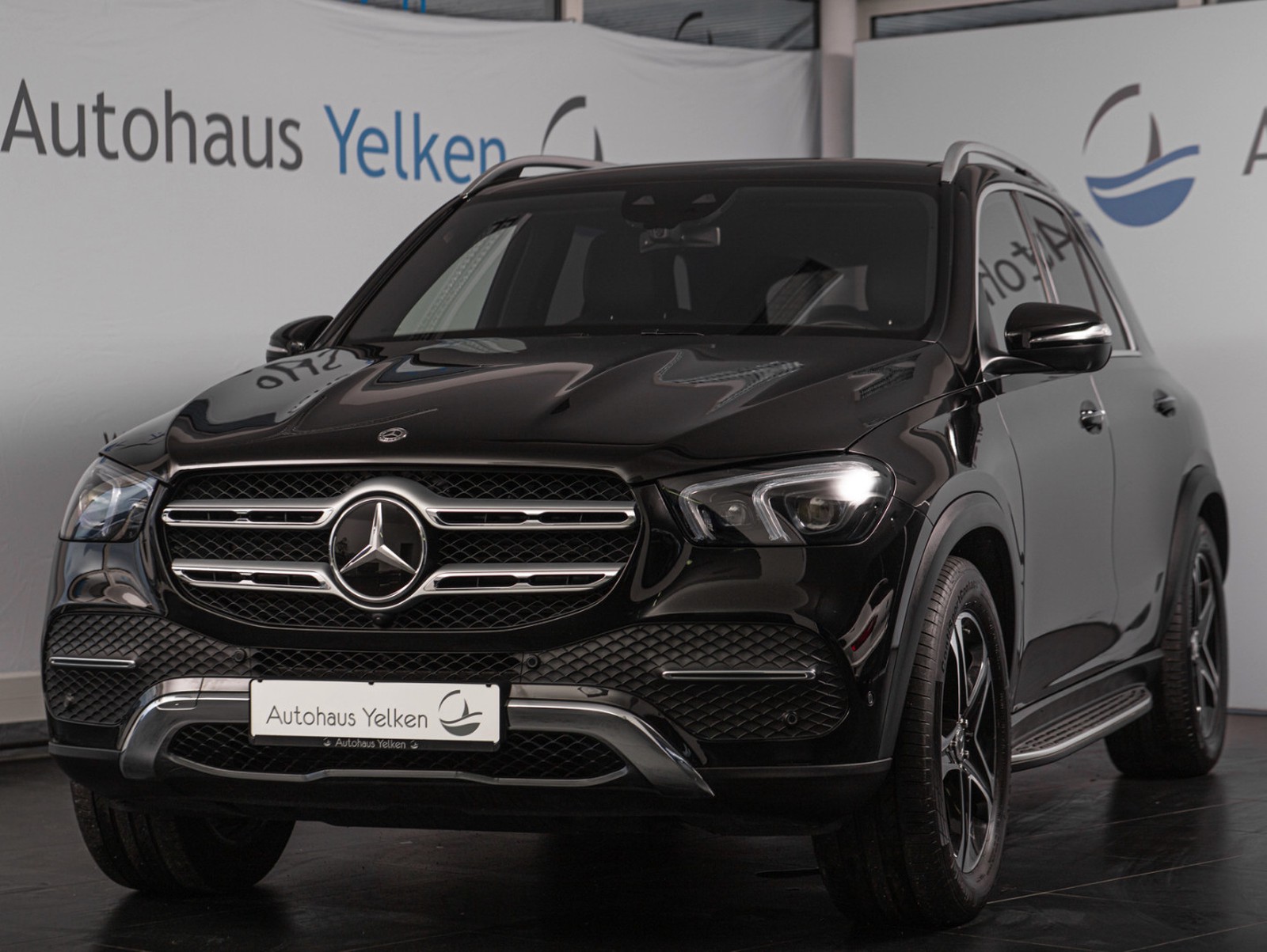 Mercedes-Benz GLE 300d 4MATIC PANO 360° AHK STDHZ DISTR 7-Sitz