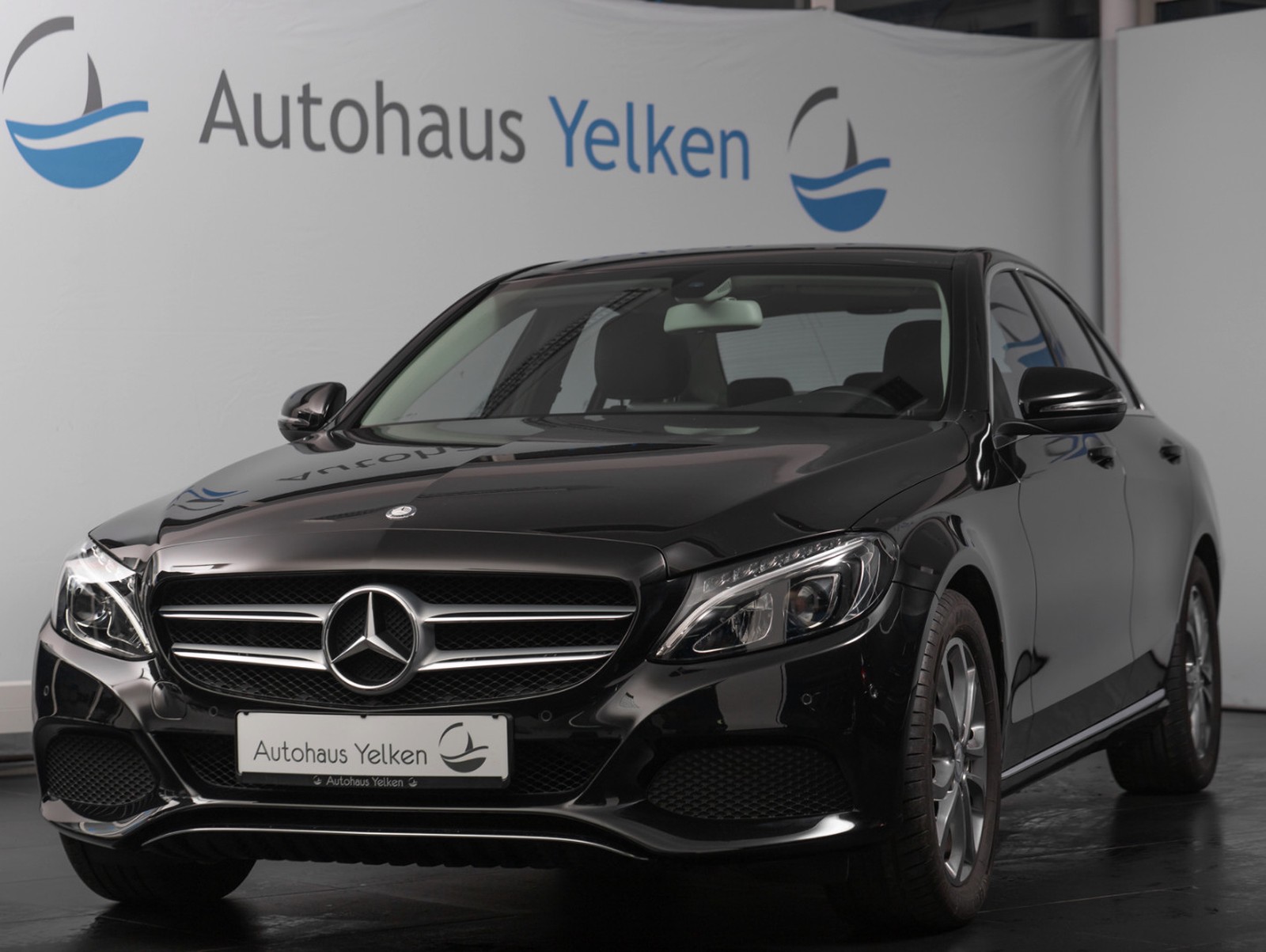 Mercedes-Benz C 180 CGI AVANTGARDE*LED-HP*PARK*STZHZG*