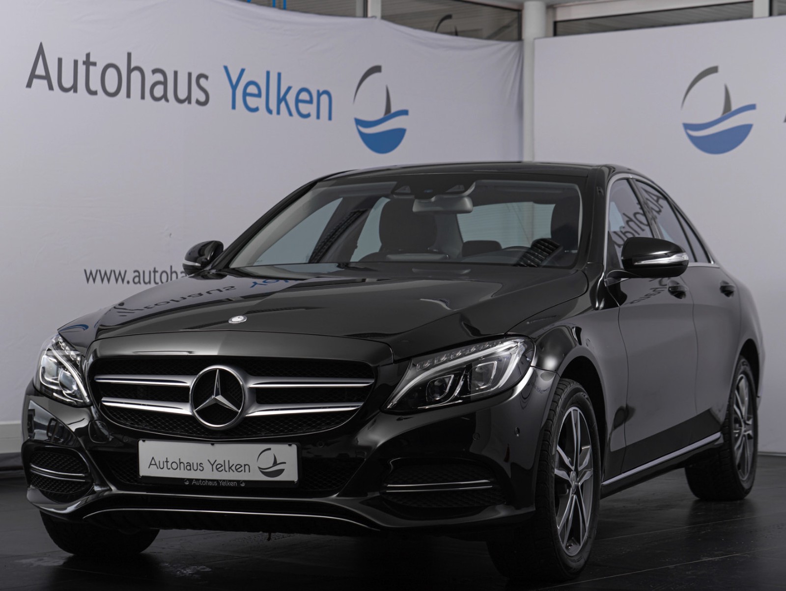 Mercedes-Benz C 250d 4Matic HUD*PARK*COMAND*BURMESTER