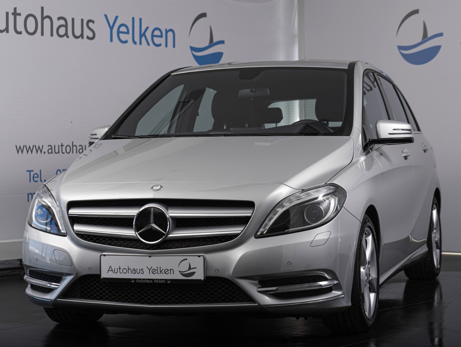 Mercedes-Benz B 180 Bi-Xenon Navigation Teilleder Sport-Paket