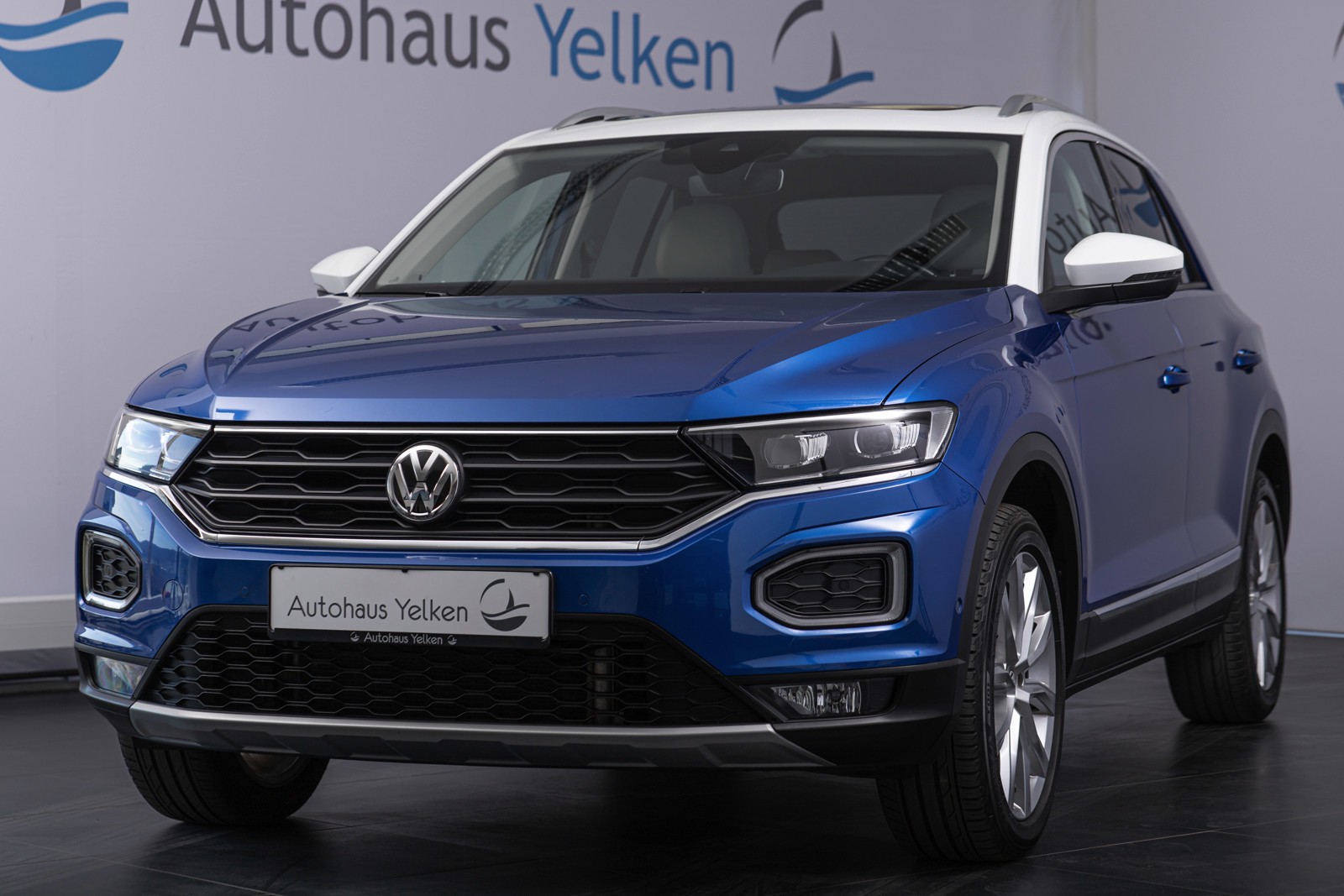 Volkswagen T-Roc Style 4Motion NAVI VIRTUAL ACC LEDER PANO LED BEATS