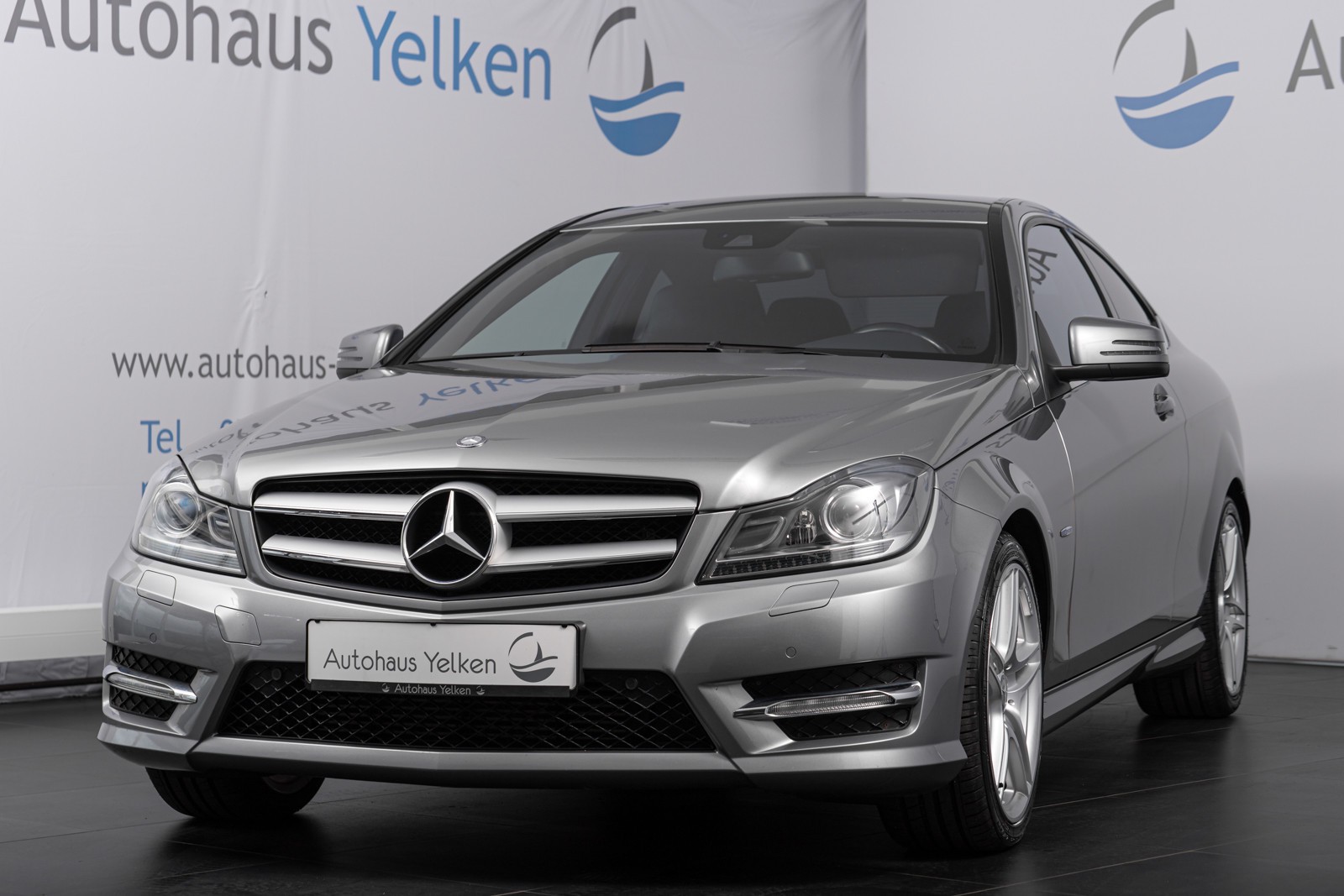 Mercedes-Benz C 250 CDI COMAND BI-XENON SHZ TEMPOMAT AMG