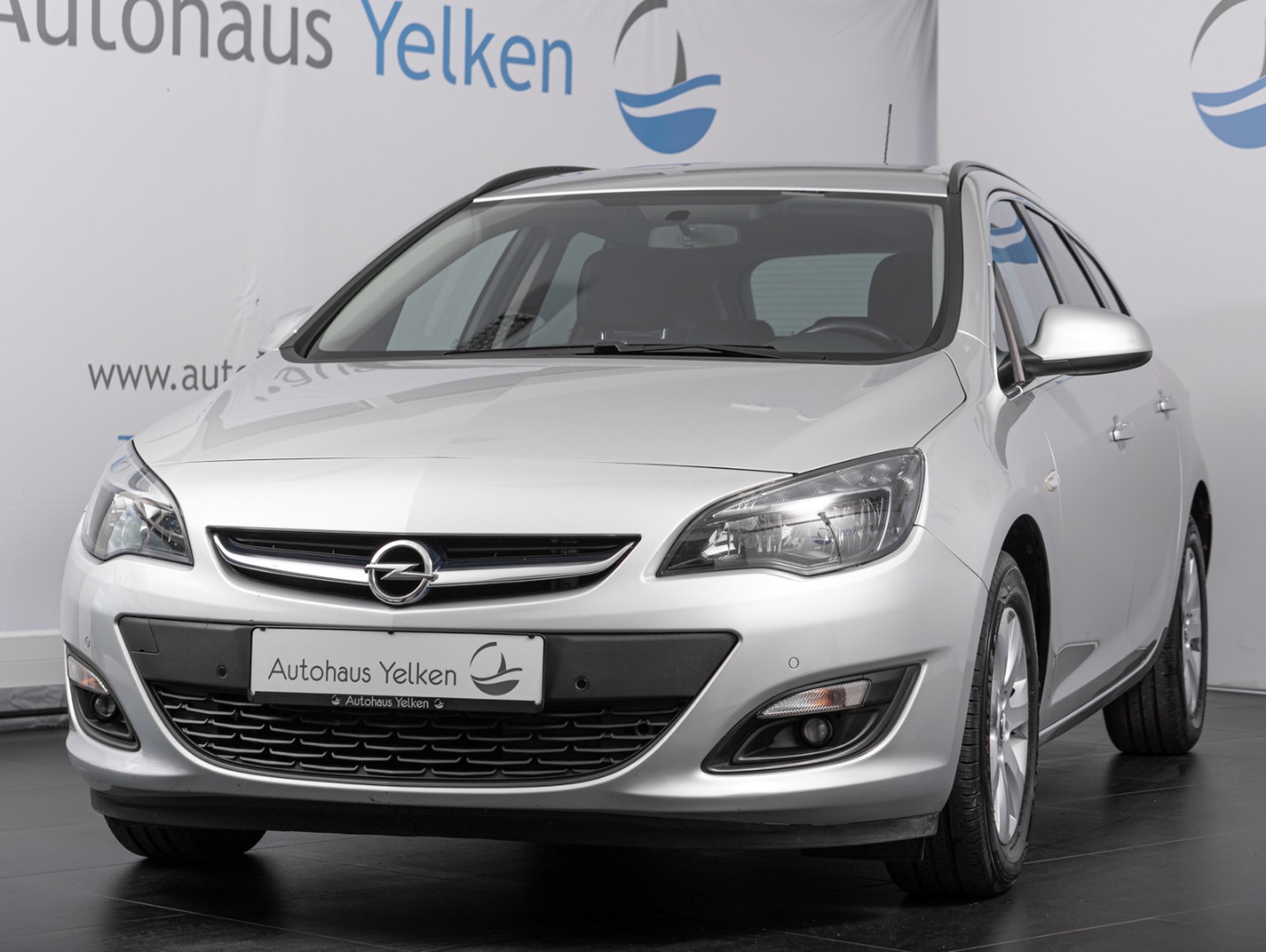 Opel Astra J Sports Tourer LENKRADHEIZUNG BLUETOOTH PDC SHZ