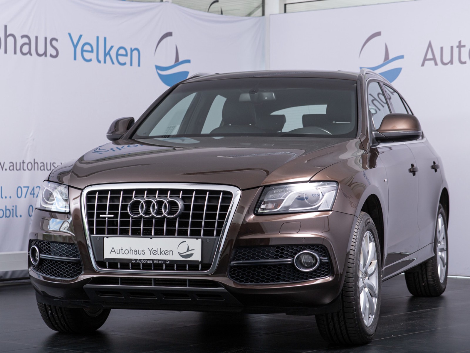 Audi Q5 2.0 TDI quattro S-LINE MMI AHK PANO BI-COLOR XENON