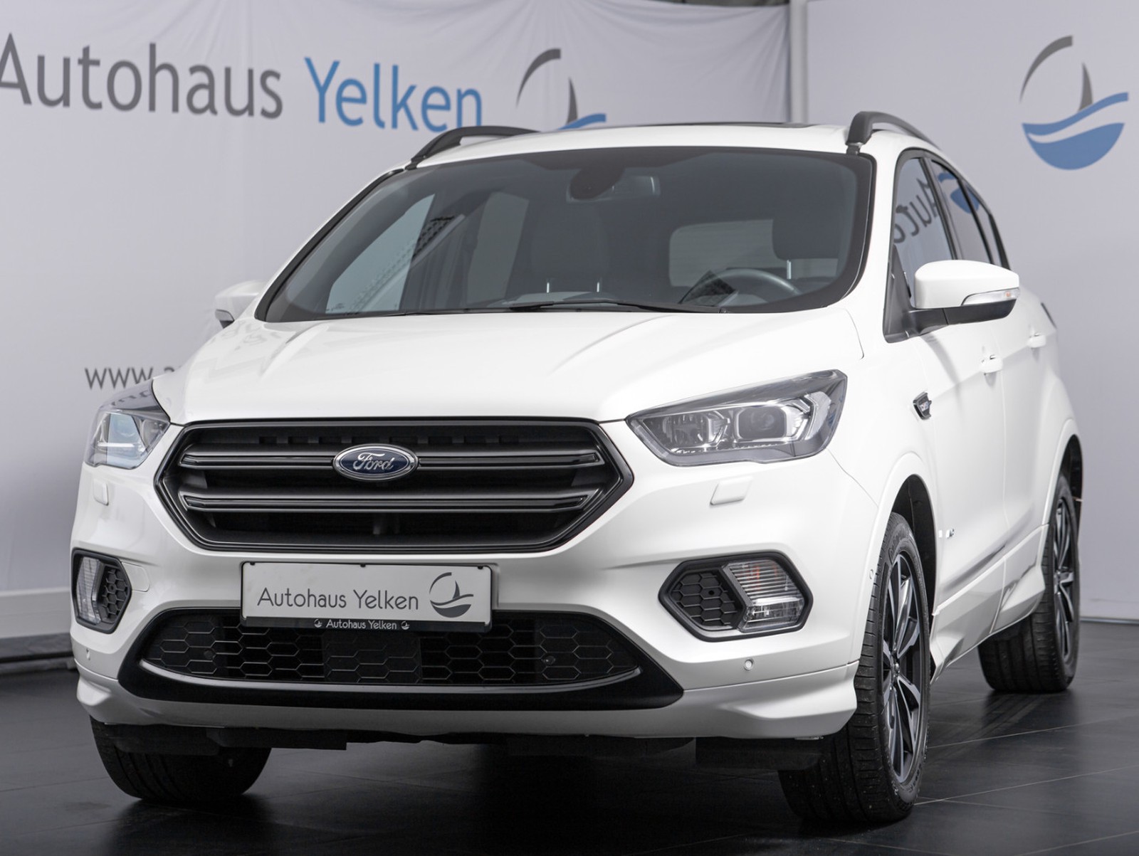 Ford Kuga 1.5 ST-Line 4x4 Automatik NAVI PANO XEN AHK