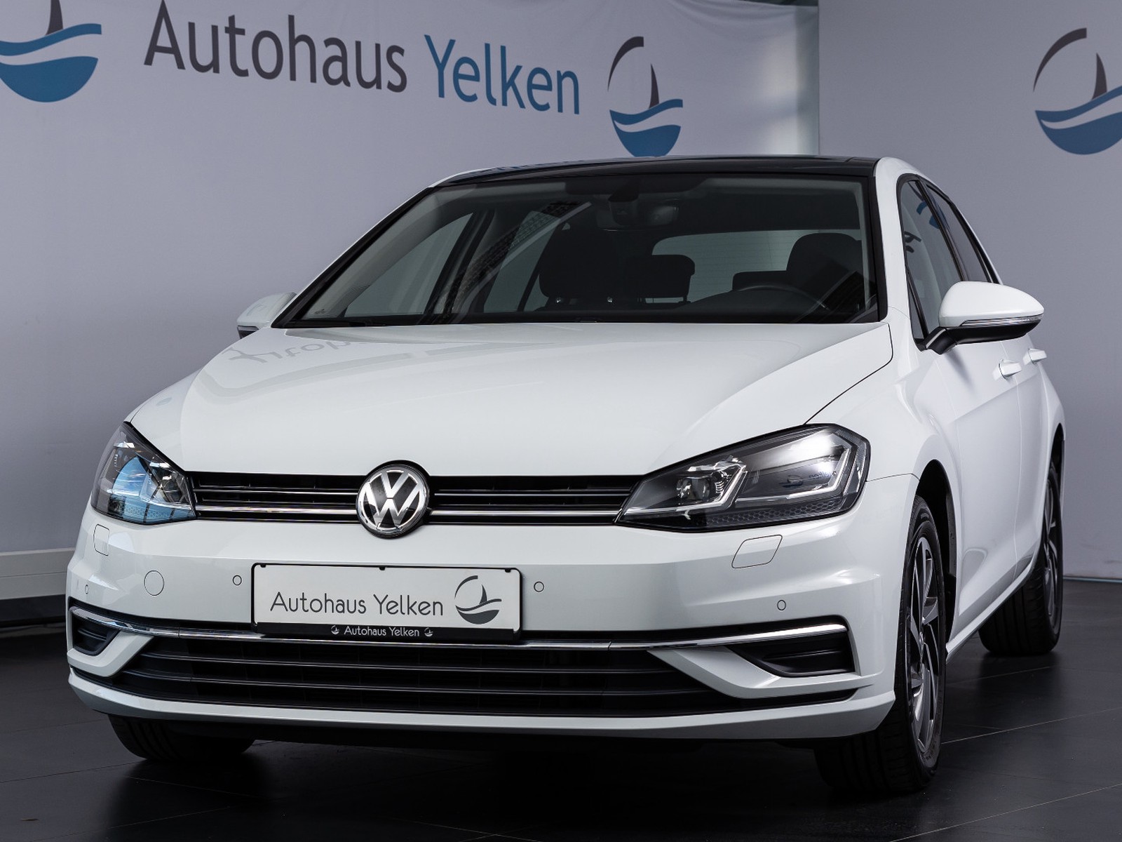 Volkswagen Golf VII 2.0 TDI 4Motion NAVI LED PANO ACC STD-H