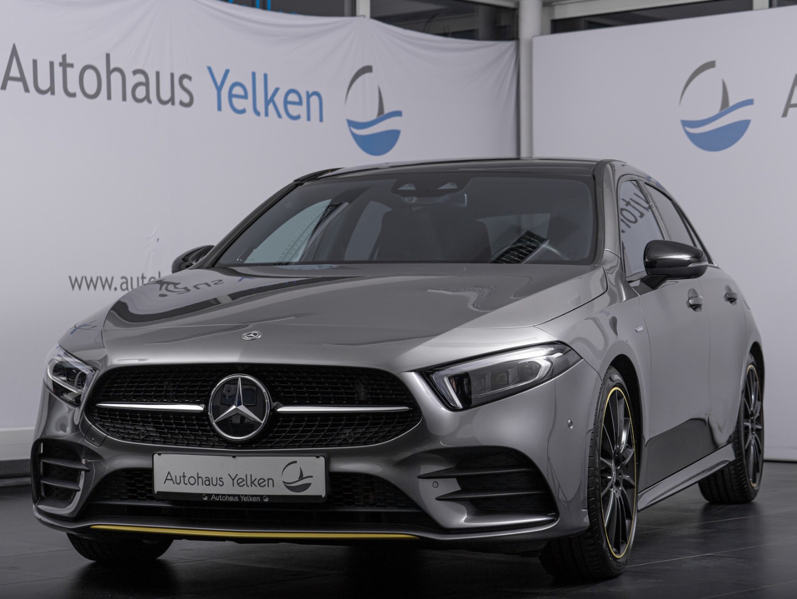 Mercedes-Benz A 250 Edition 1 AMG-Line PANO NIGHT LED TW 360°