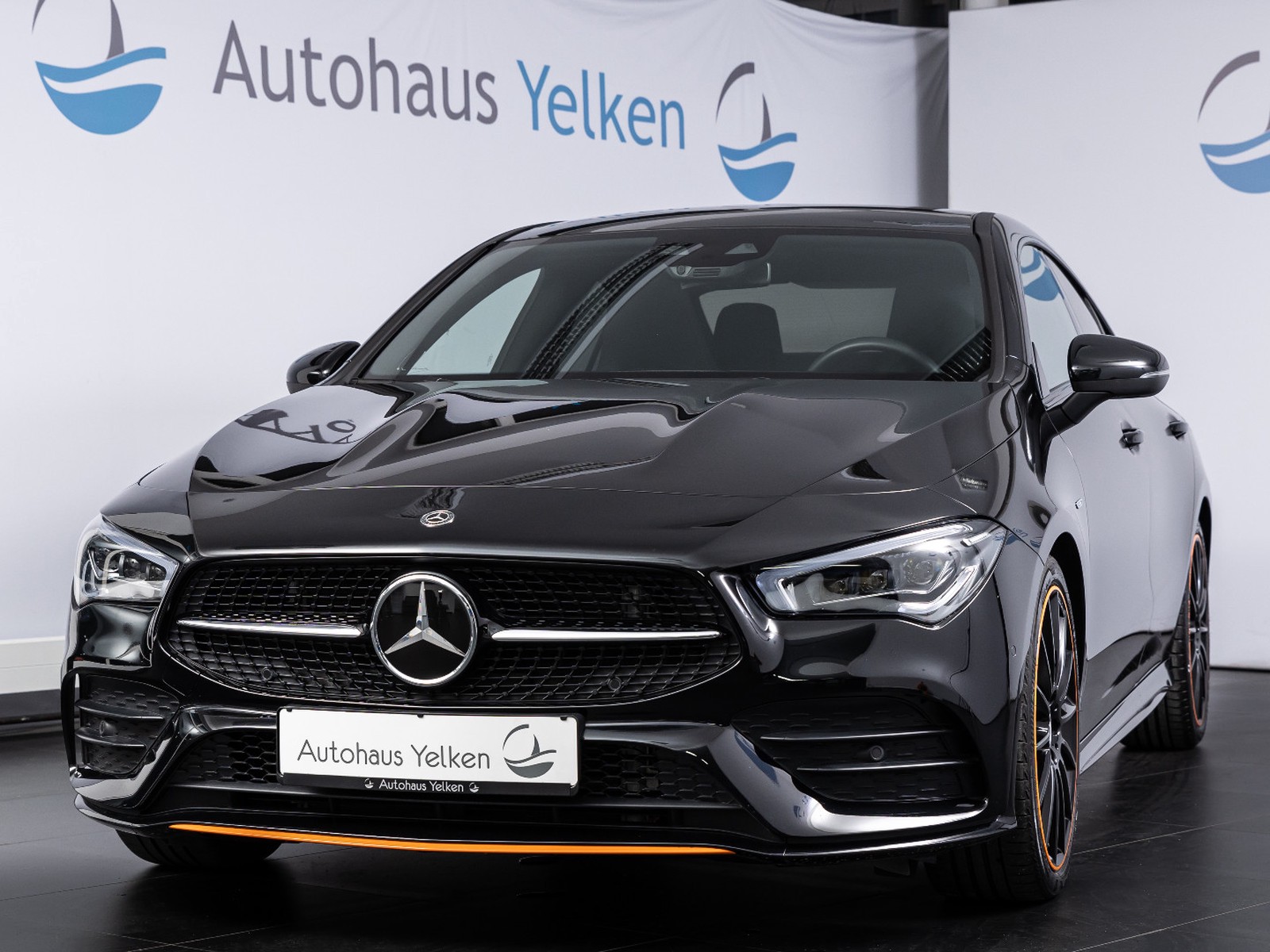 Mercedes-Benz CLA 220 d Edition 1 MBUX DISTRO LED PANO STD-HZ