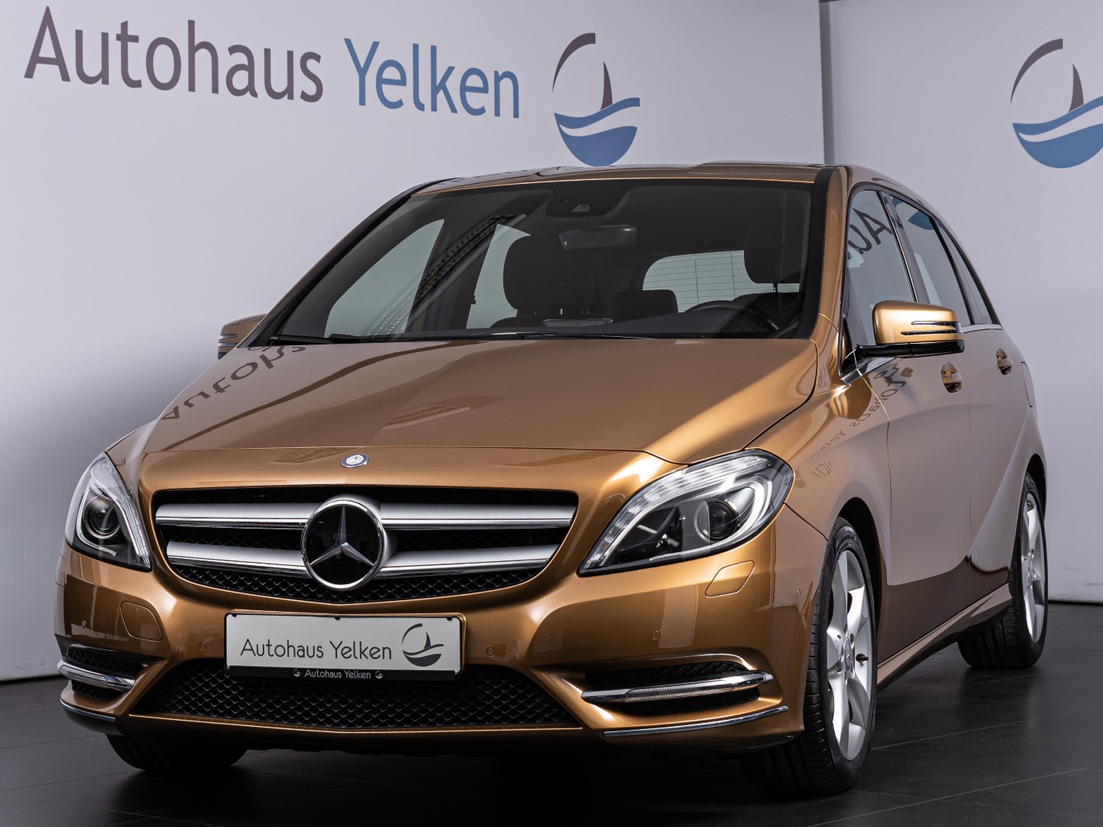 Mercedes-Benz B 200 Sport Paket NAVI Bi-XENON AHK RFK SPUR TPM