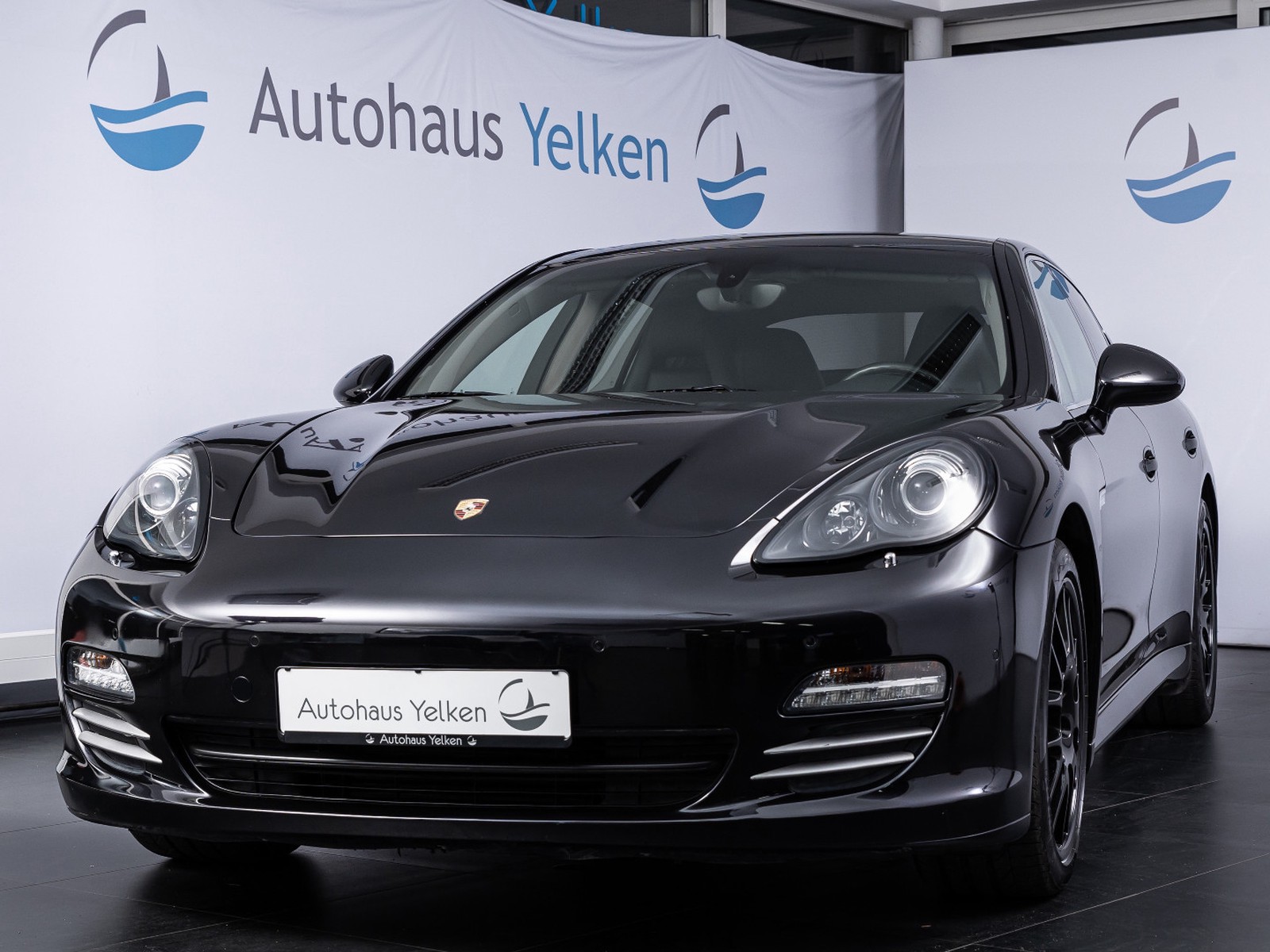 Porsche Panamera 4 S PDK SPORT-CHRONO PCM PDCC LUFT LEDER